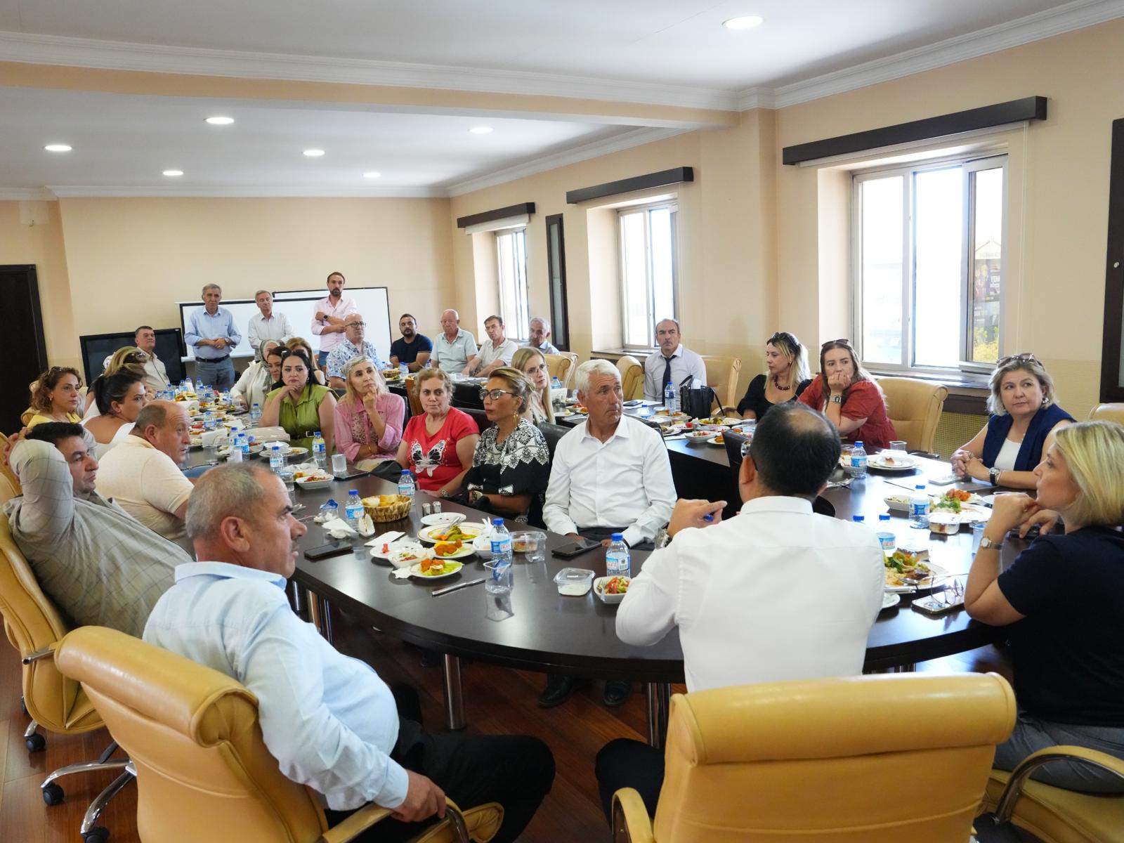 Ebru Keyvan, Etimesgutlu Muhtarlarla Buluştu (1)