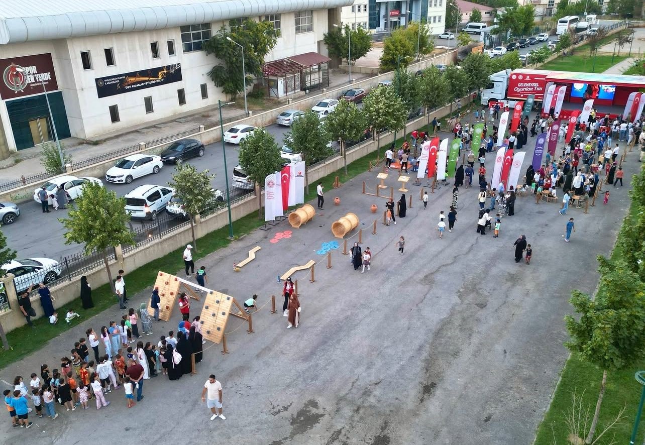 Geleneksel Oyunlar Tırı (5)