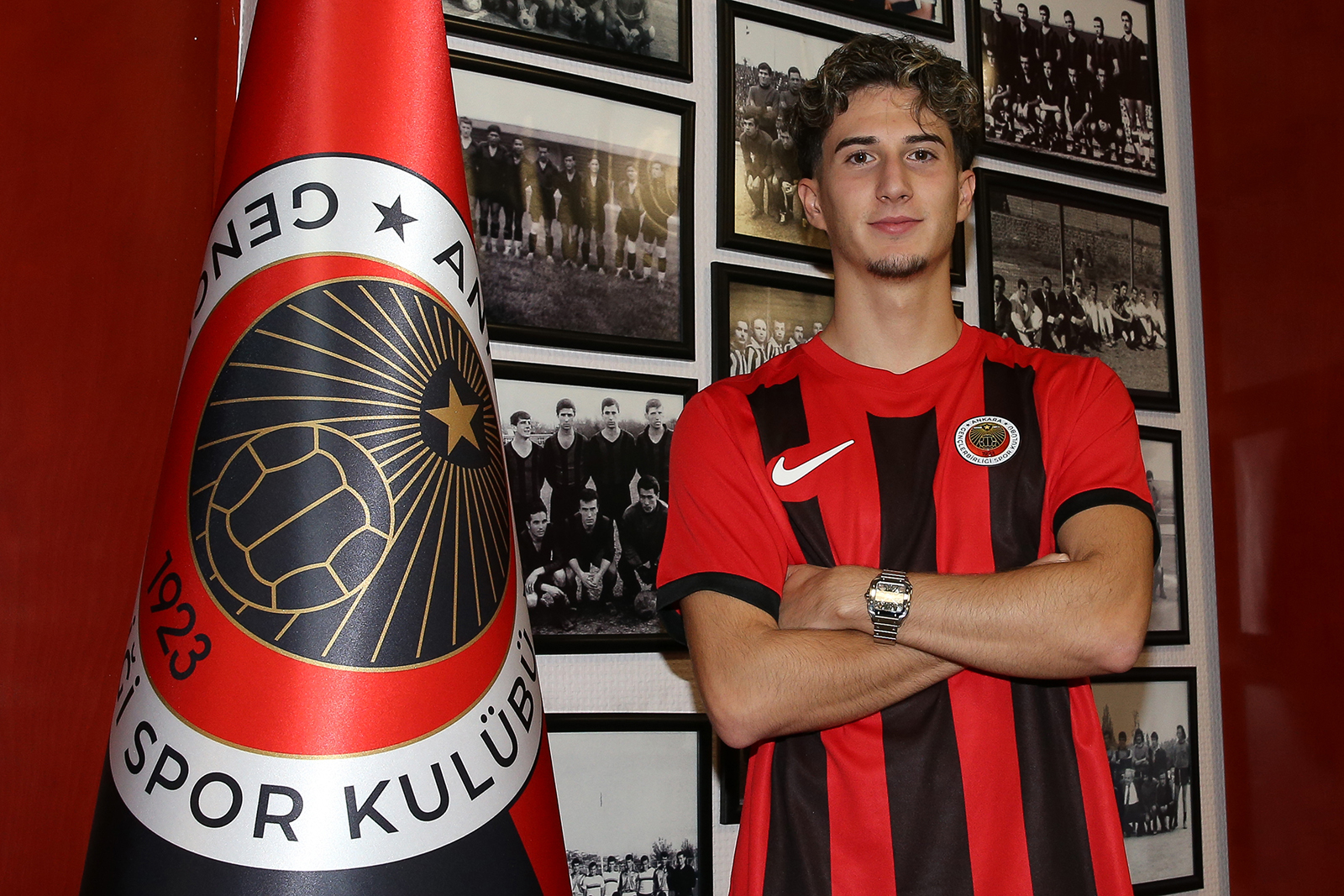 Göktan Gürpüz' (2)