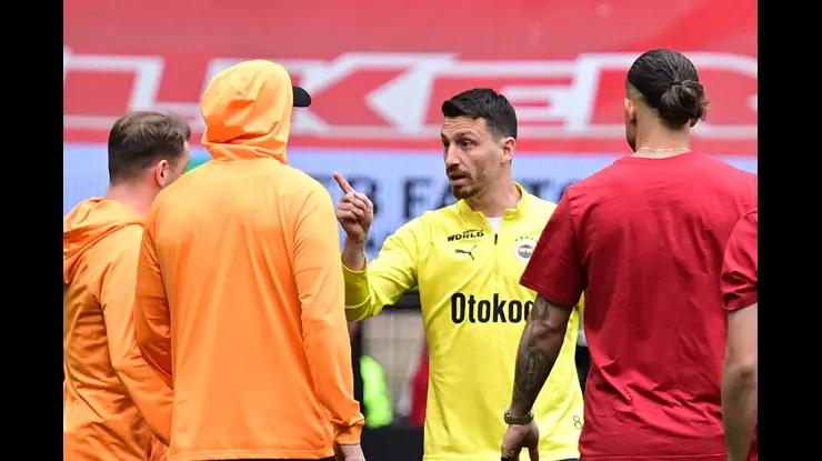 Mert Hakan Yandaş Kerem Aktürkoğlu Kavga