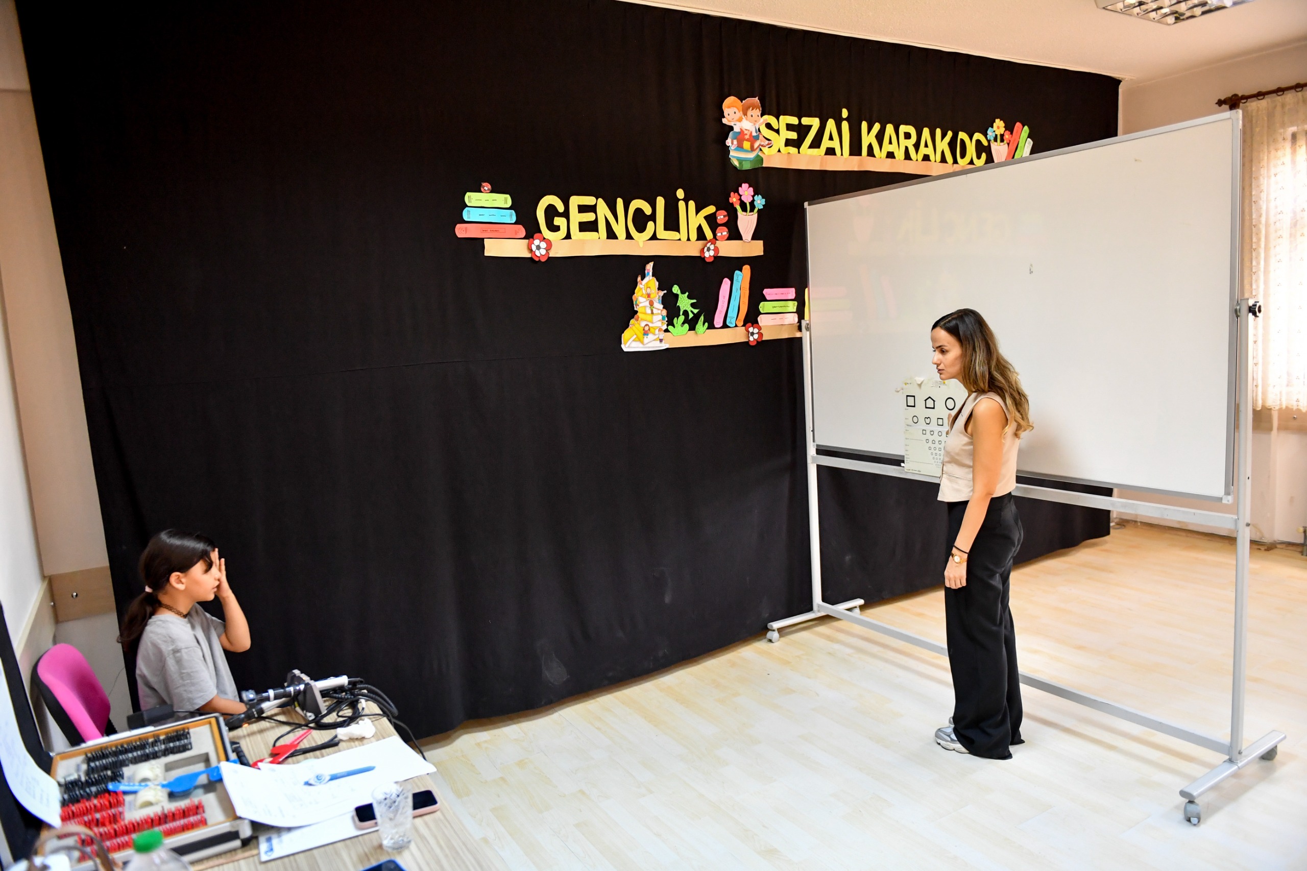 Önce Göz Taramasi, Sonra Okul (1)