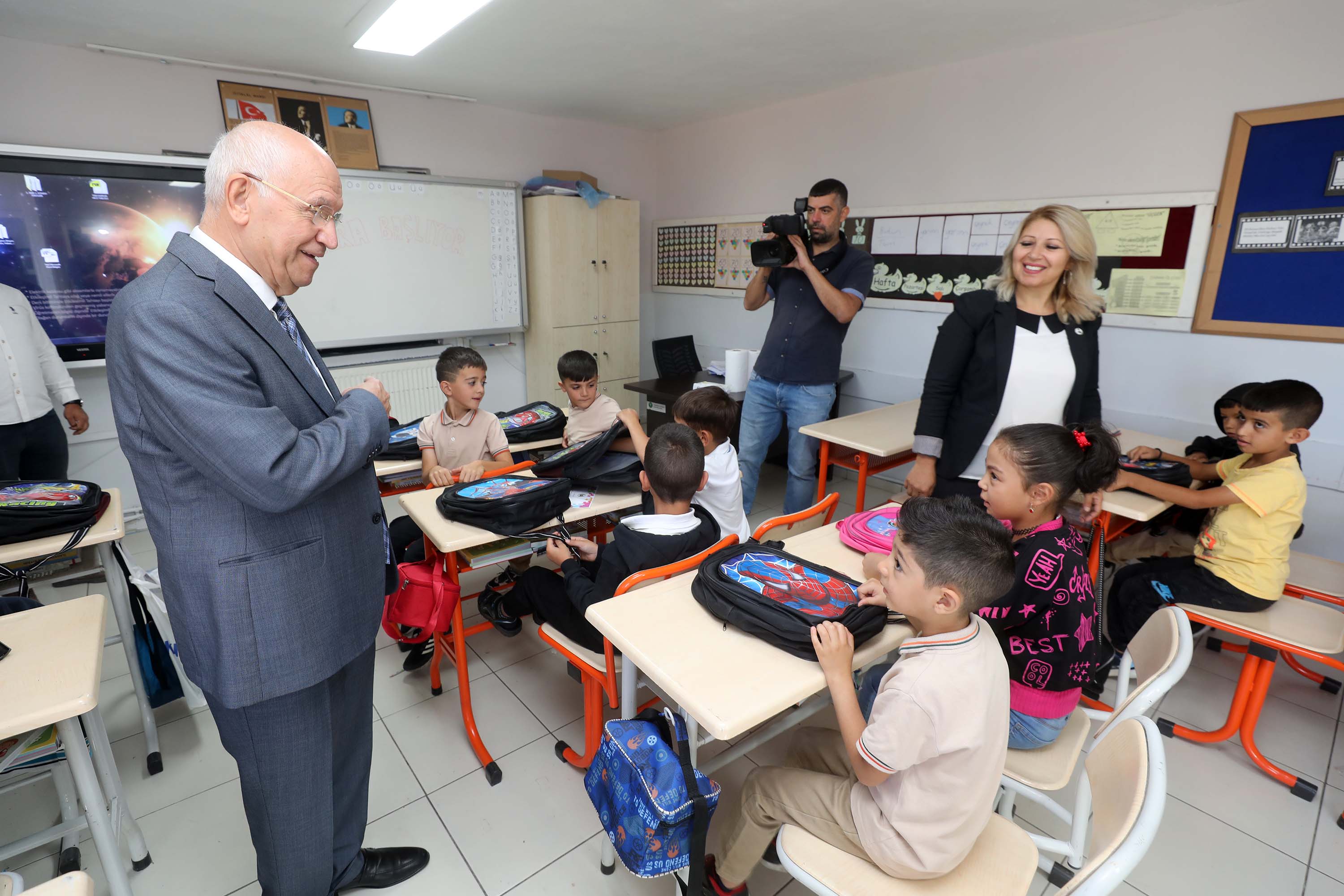 Yenimahalle’de Öğrencilere Kırtasiye Desteği (3)