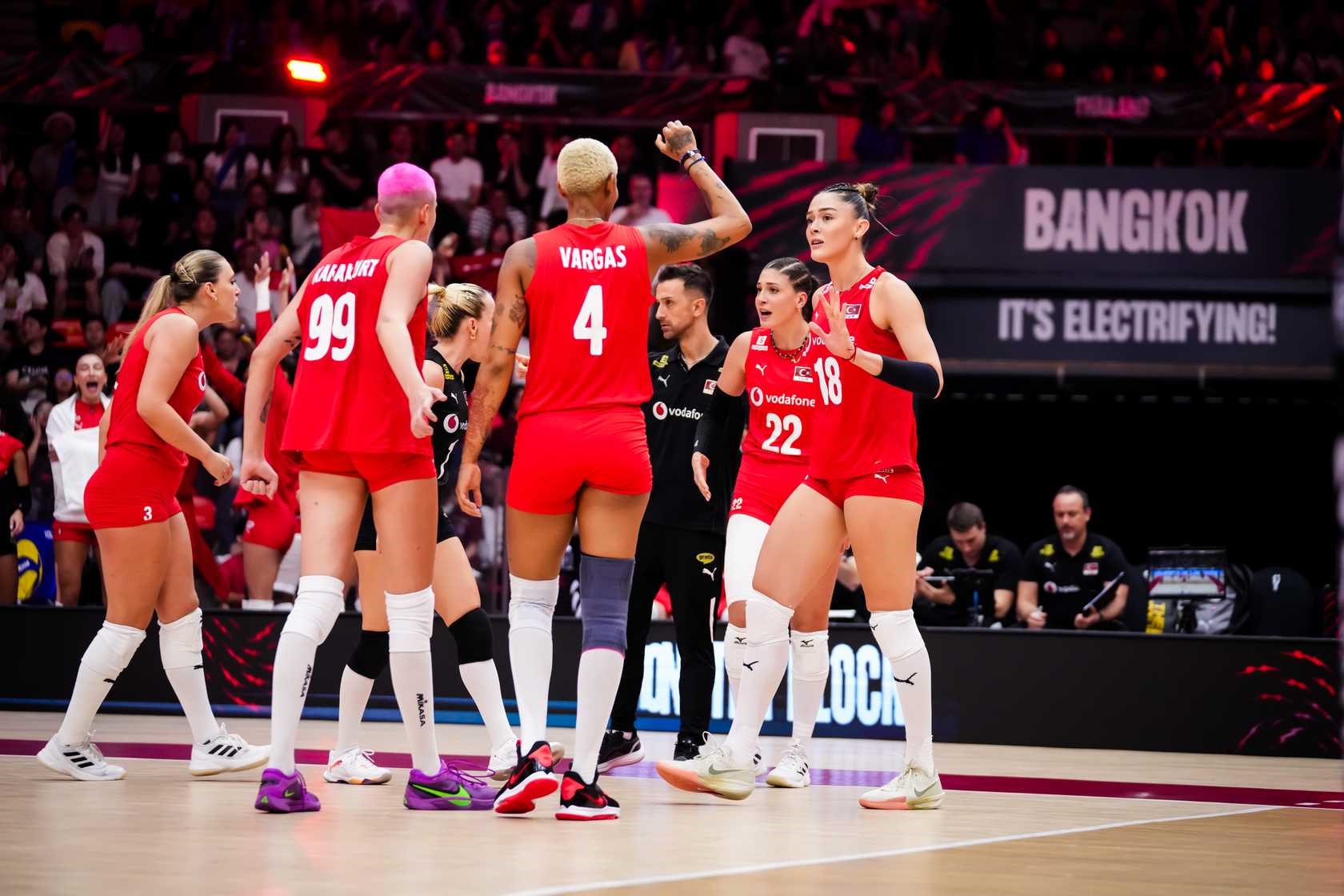 A Milli Kadın Voleybol Takımı (2)