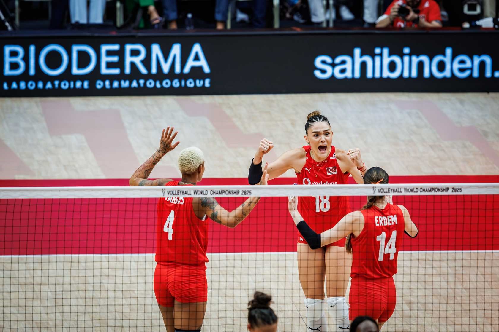 A Milli Kadın Voleybol Takımı (4)
