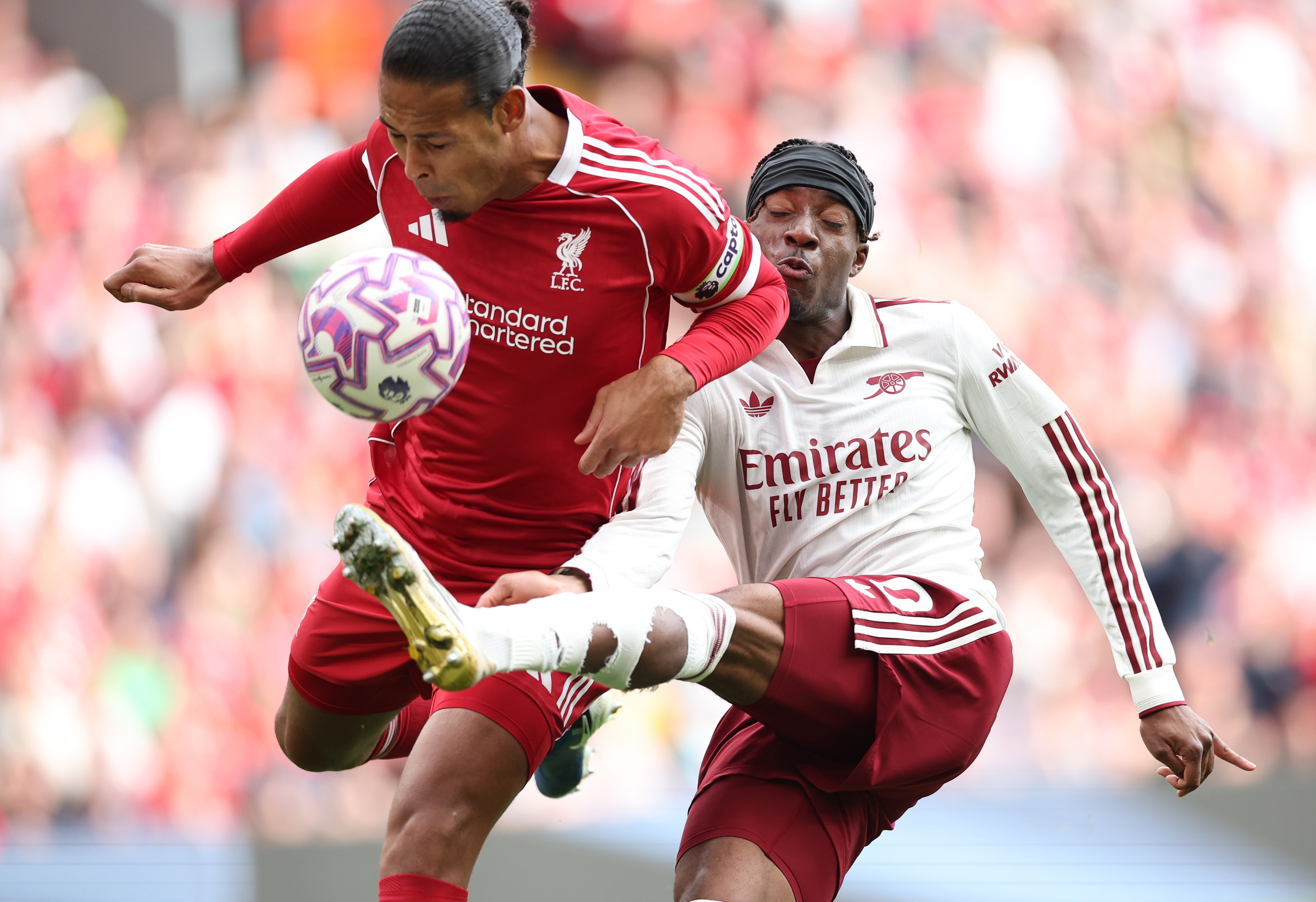 Liverpool Arsenal’i devirdi