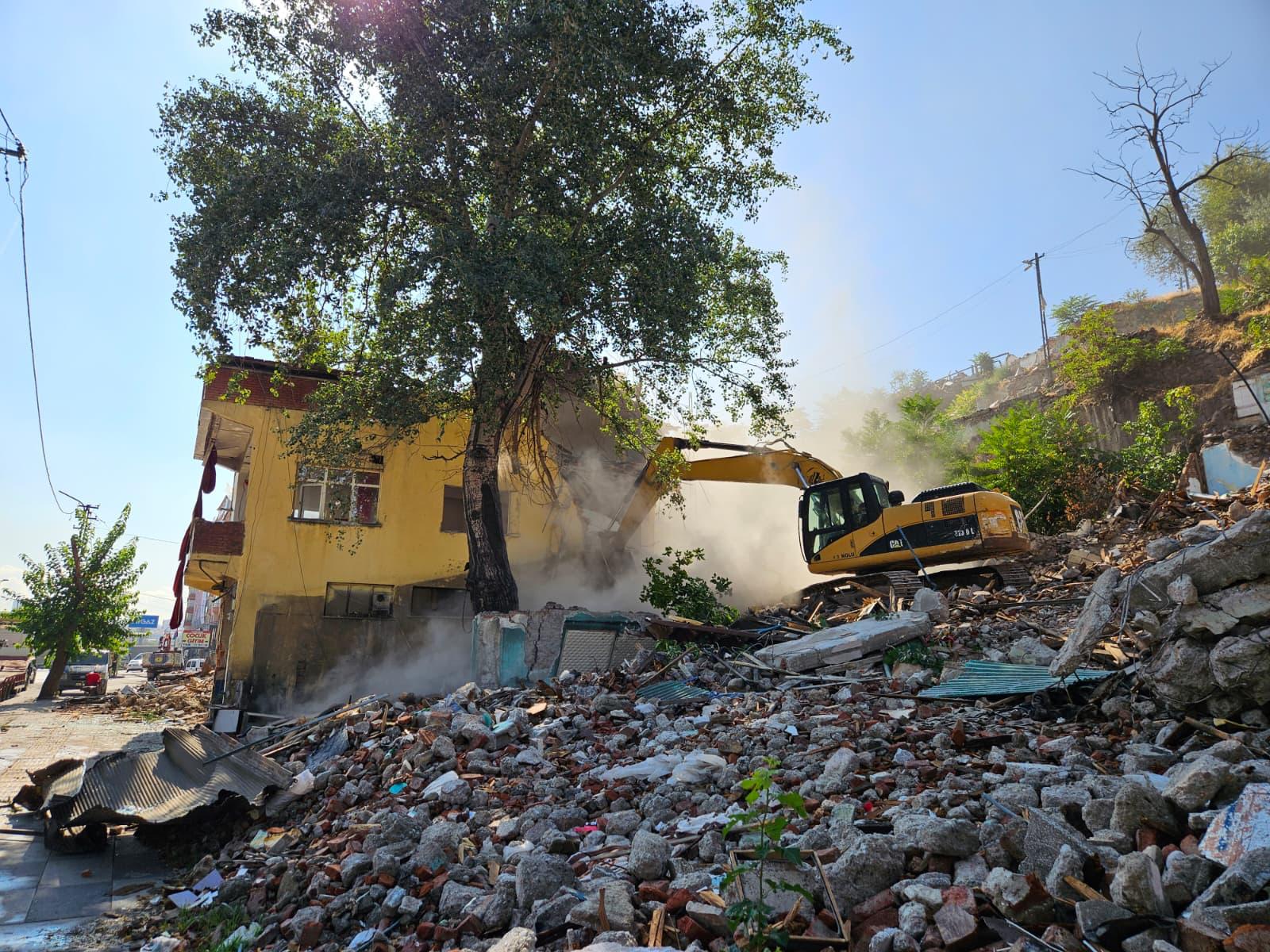 Altindağ' Da Metruk Yapiya Son (5)