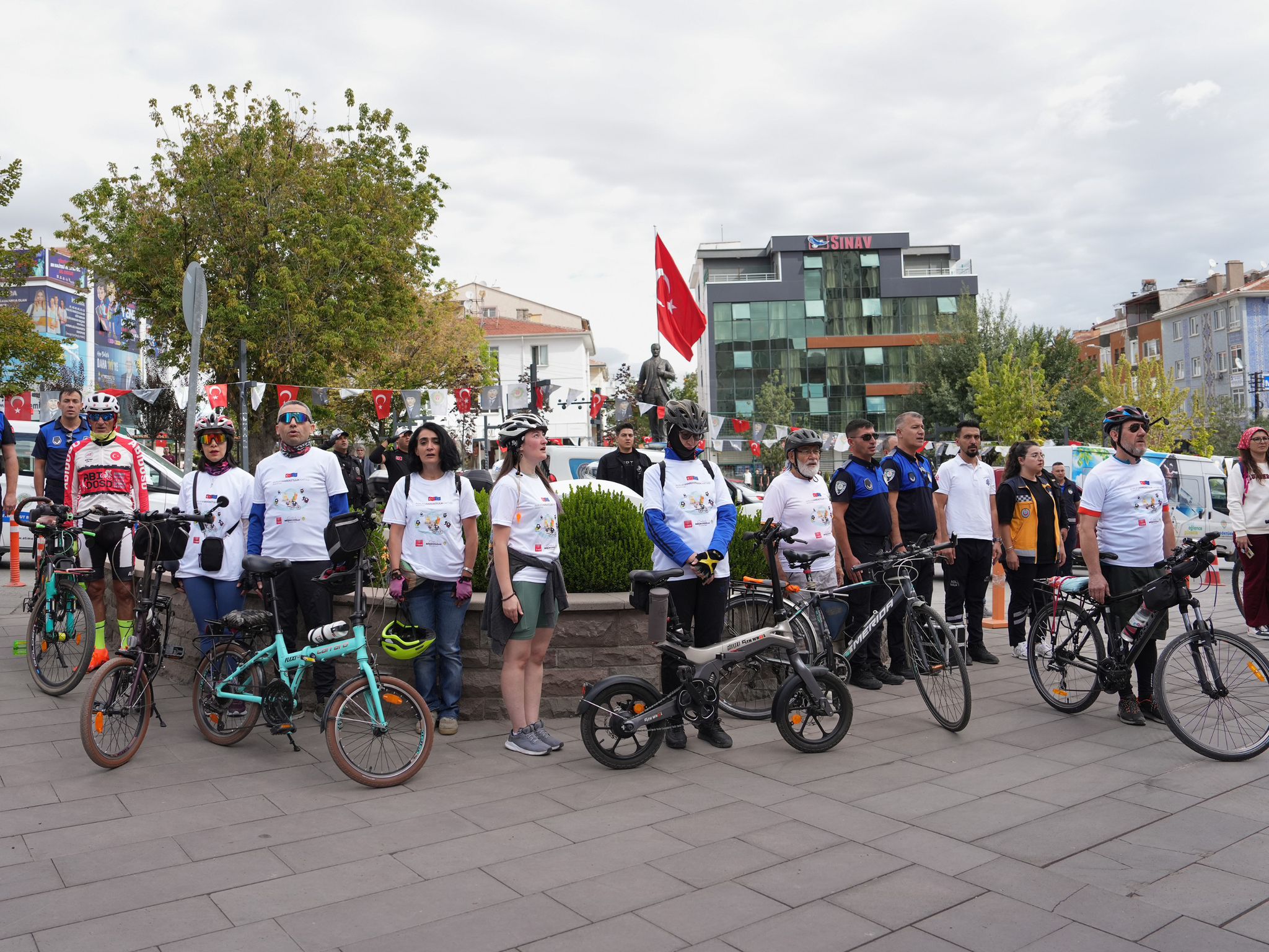 Başkan Beşikcioğlu Vatandaşlarla Pedal Çevirdi (3)