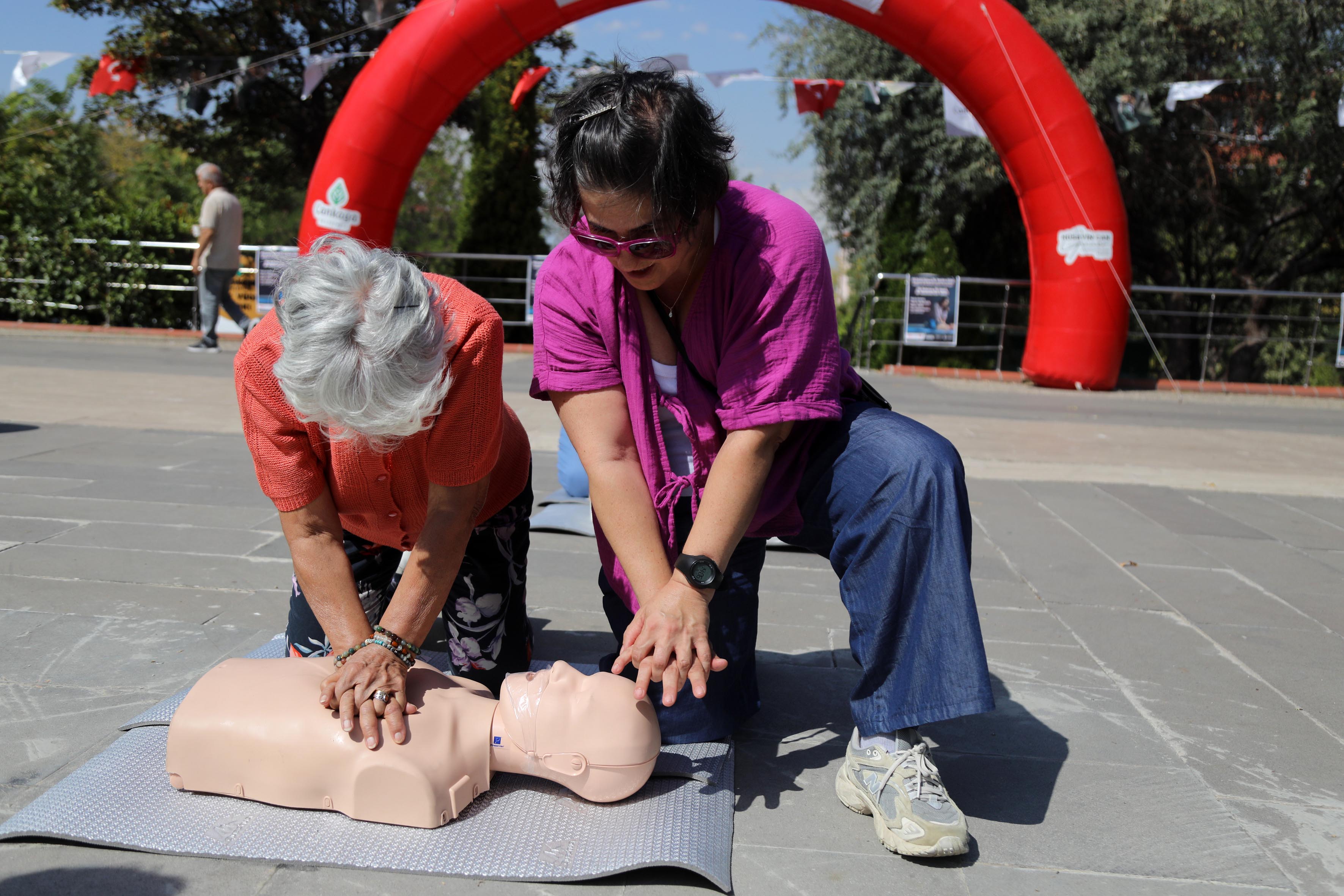 Dünya İlk Yardim Günü (1)