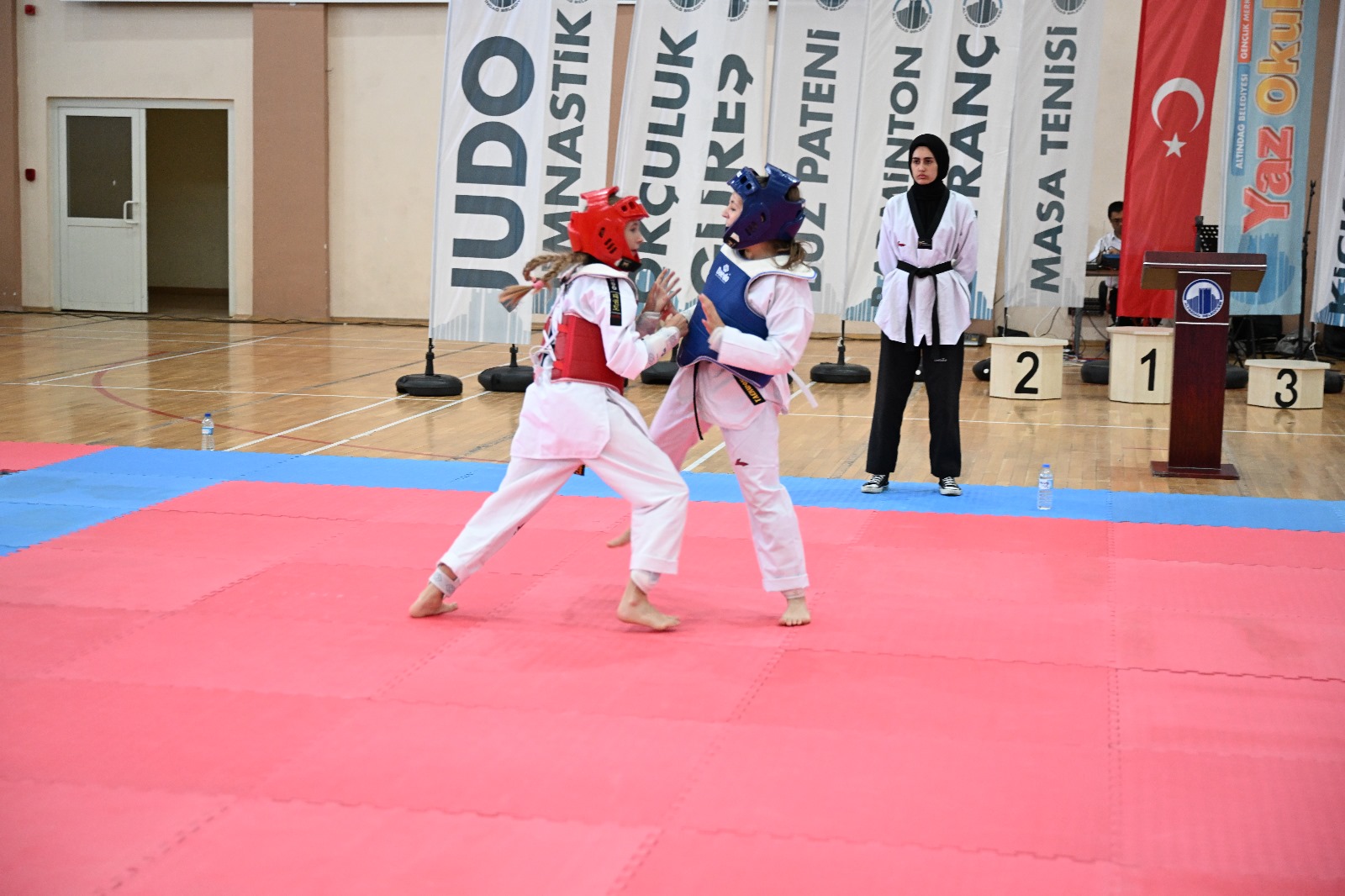 Haydi̇ Gençler, Gençli̇k Merkezleri̇ne! (2)