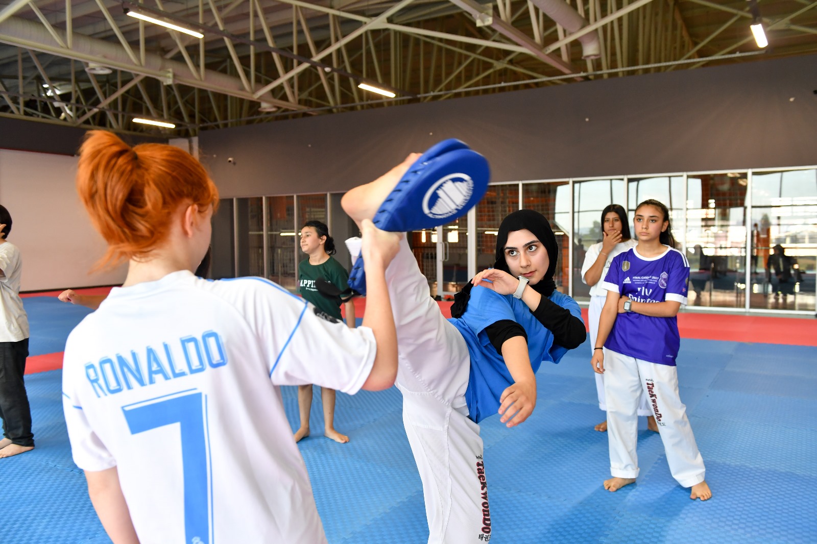 Haydi̇ Gençler, Gençli̇k Merkezleri̇ne! (3)