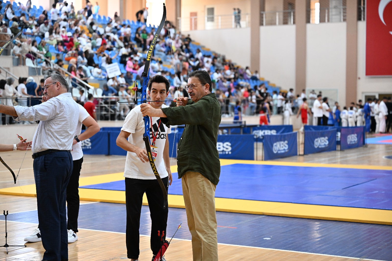 Haydi̇ Gençler, Gençli̇k Merkezleri̇ne! (4)