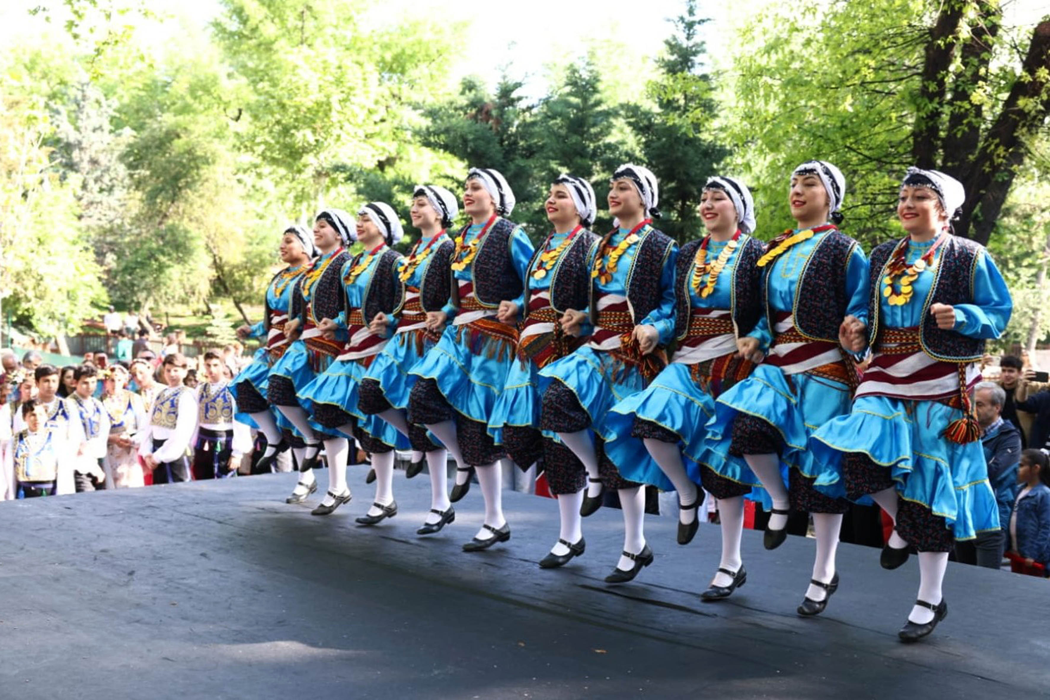 Hoy Tur Halk Dansları Topluluğu (1)