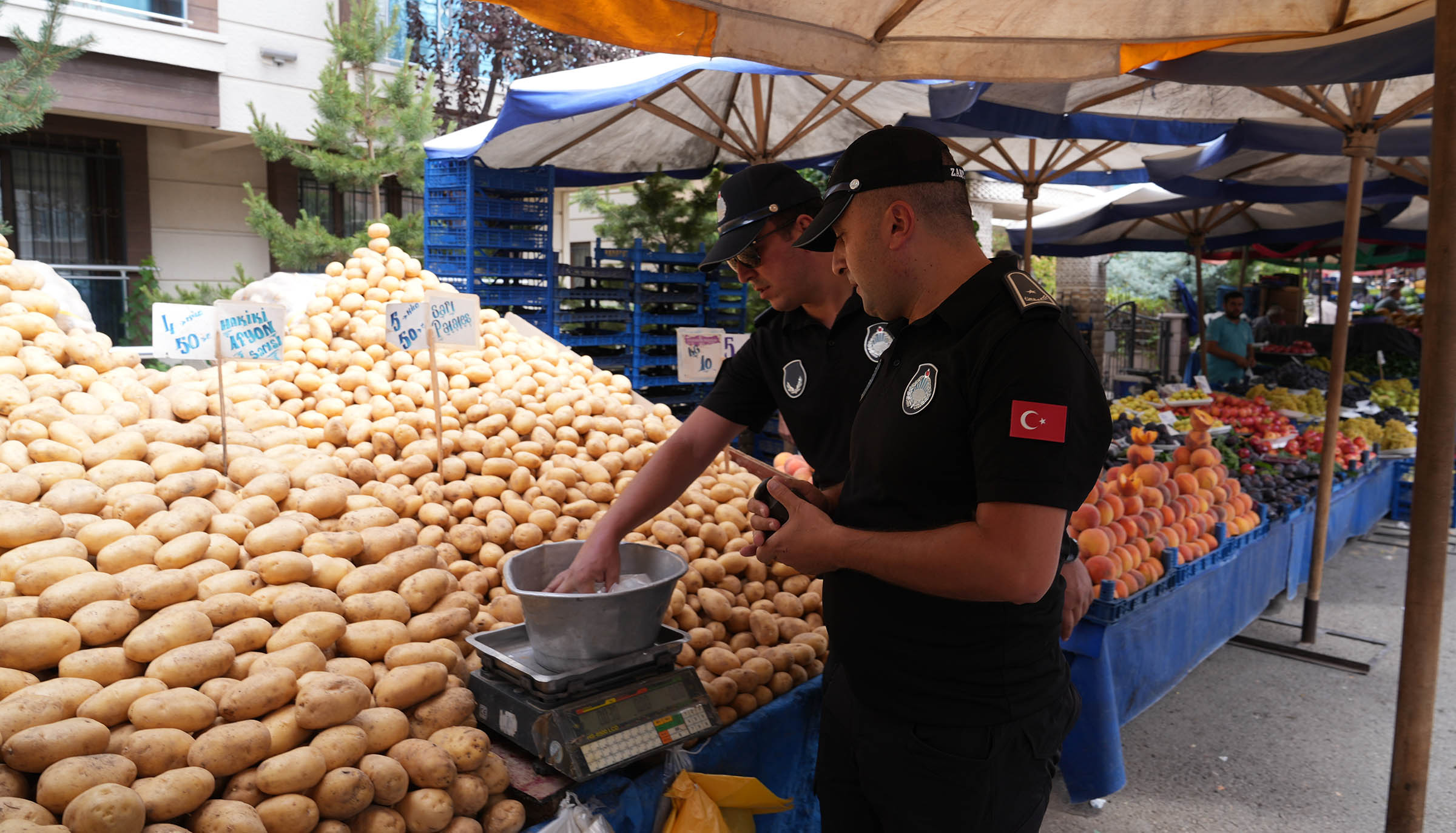 Keçiören’de Semt Pazarlarına Sıkı Denetim (4)