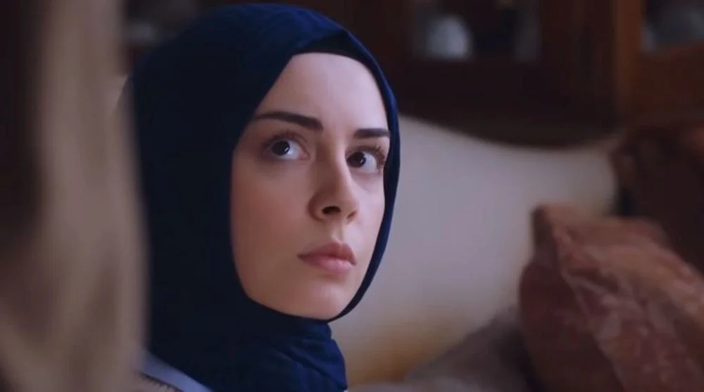 Kızılcık Şerbeti Çimen 2