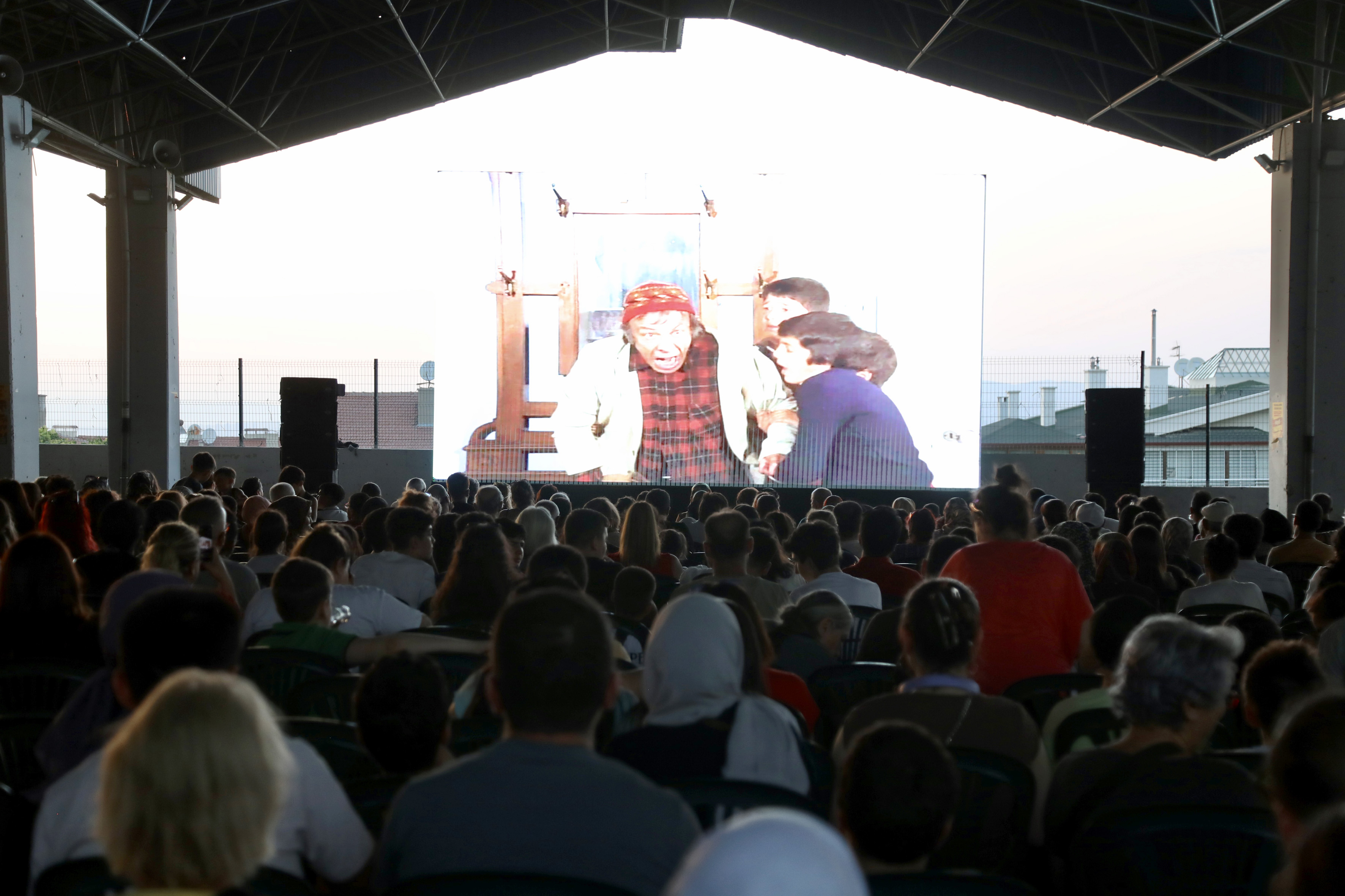 Kültür Sosyal Açık Hava Sinema Günleri Keklikpınarı Pazar Yeri (2) (1)