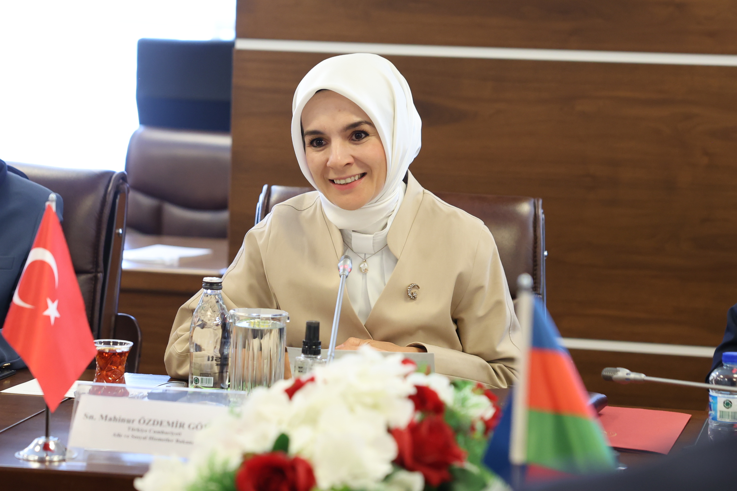 Mahinur Özdemir Göktaş, Anar Aliye (1)