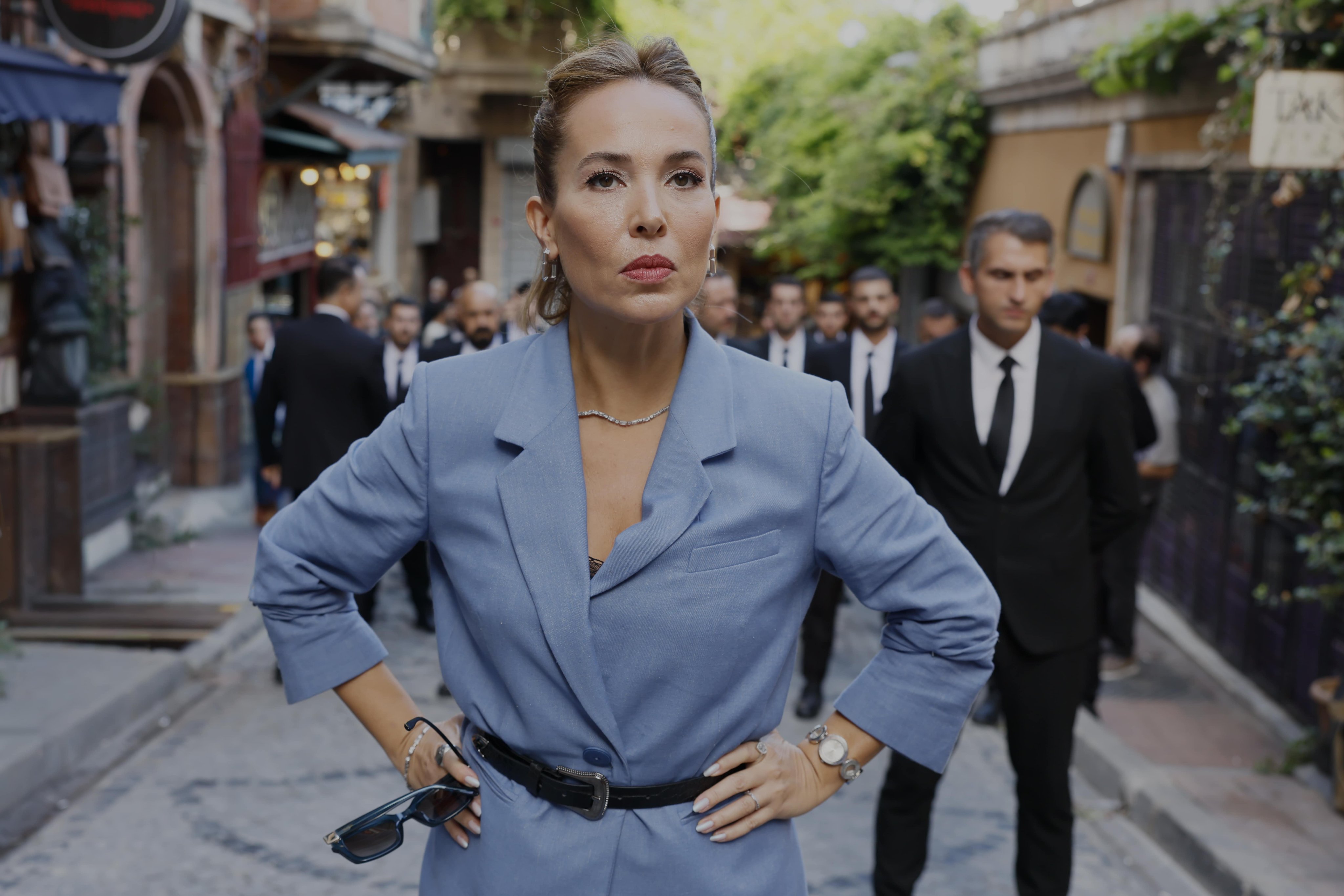 Sahipsizler Firuze Kimdir