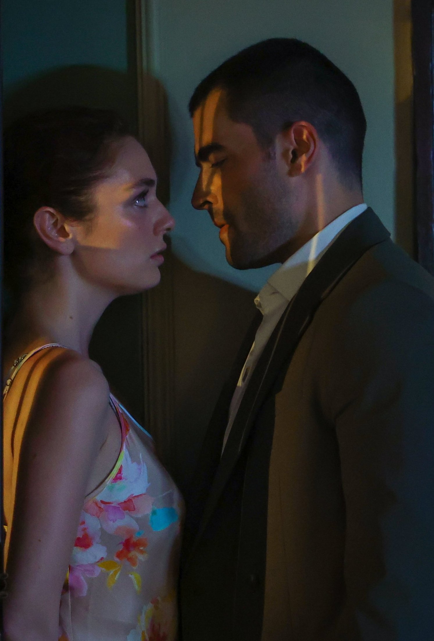 Veliaht 2. Bölüm.jpg3