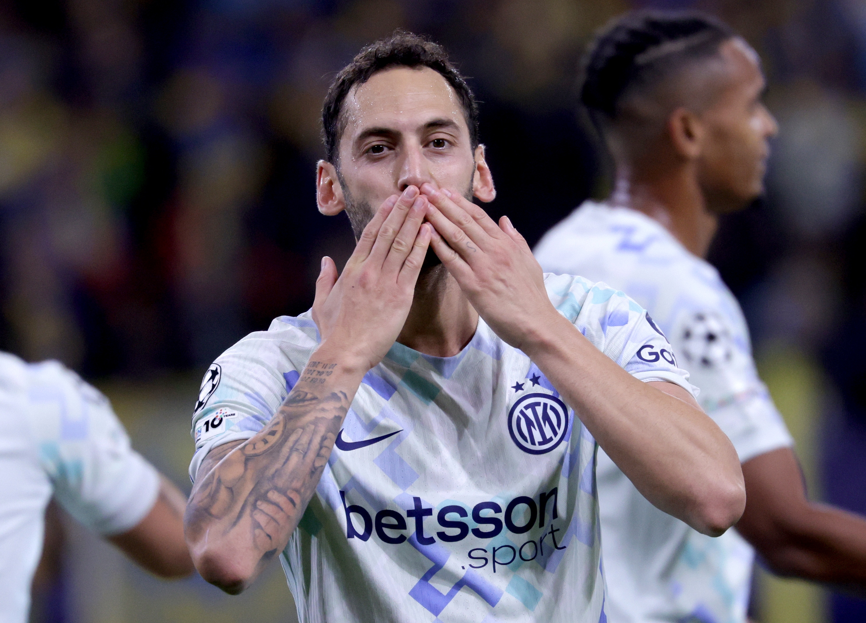 Hakan Çalhanoğlu Inter 4