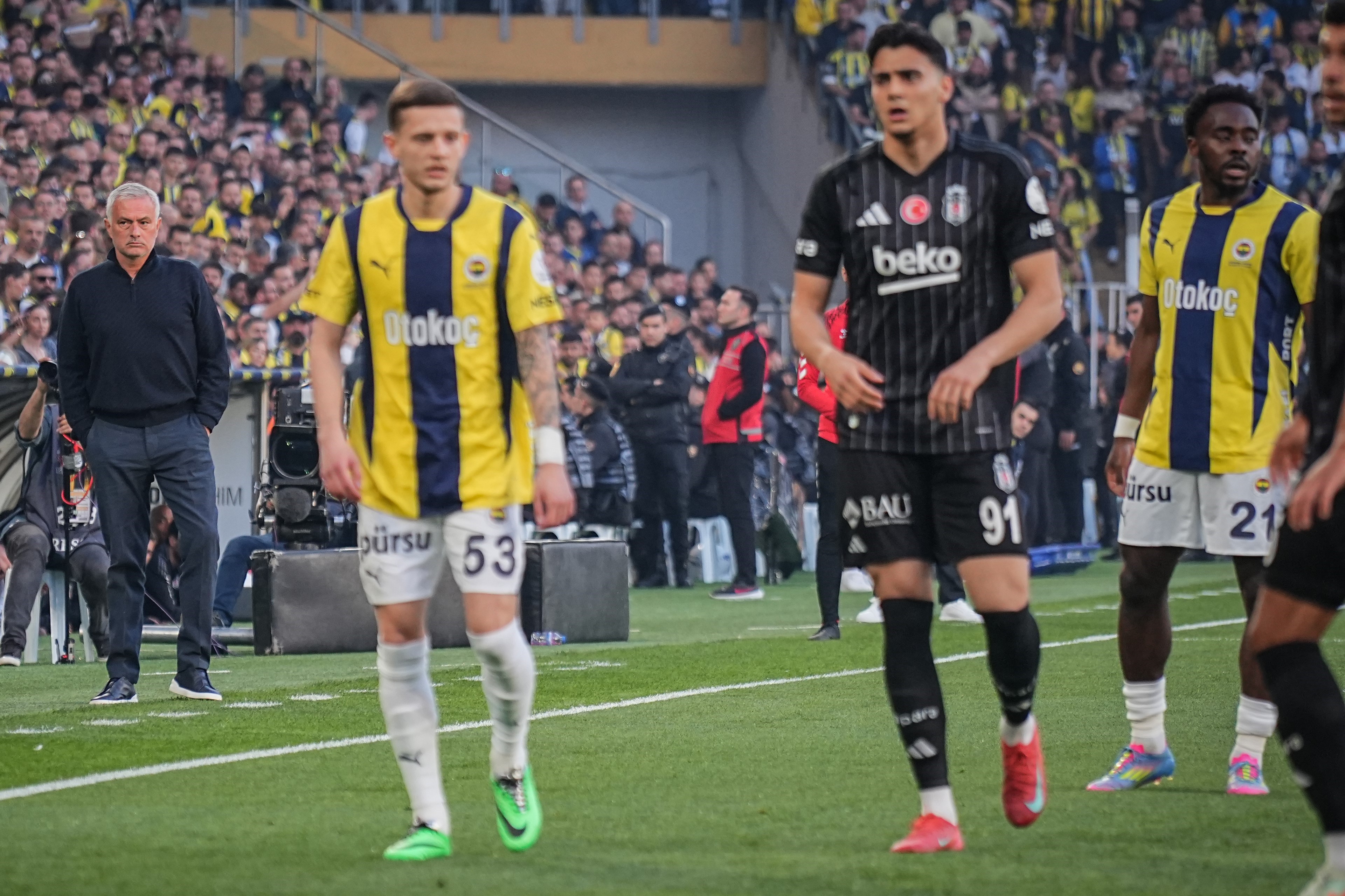 Fenerbahçe, derbilerde yabancı hocalarla zorlanıyor
