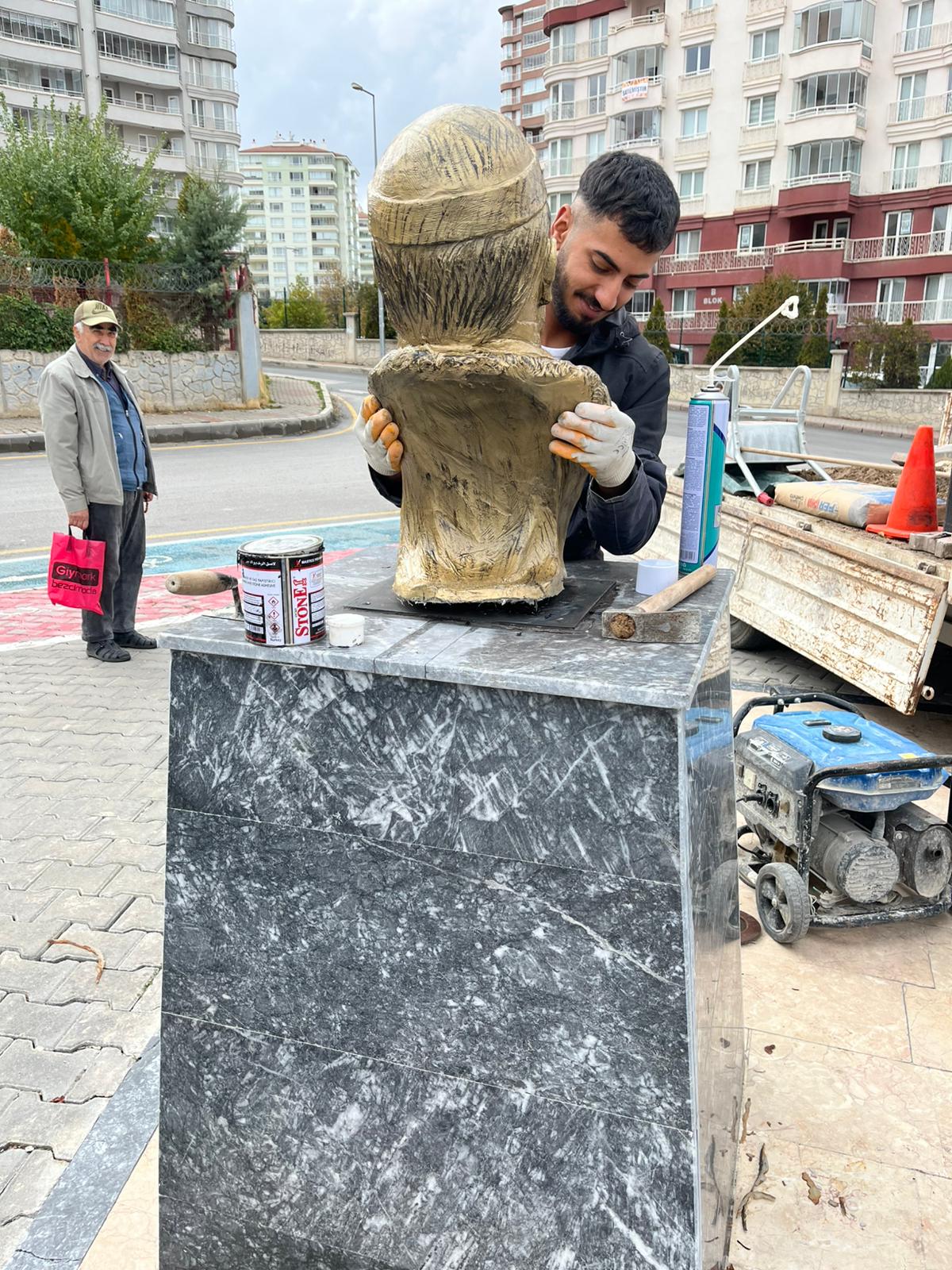 Abay Kunanbayev Büstü Restore Edildi (6)