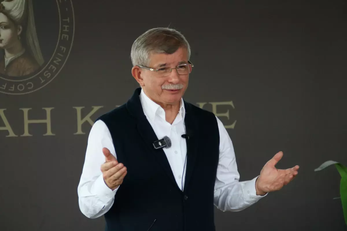 Ahmet Davutoğlu (1)