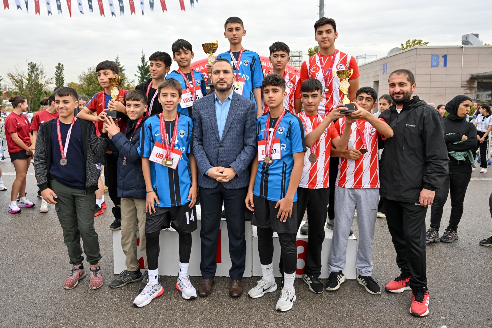 Altindağ’da 29 Eki̇m Coşkusu Başladi (4)