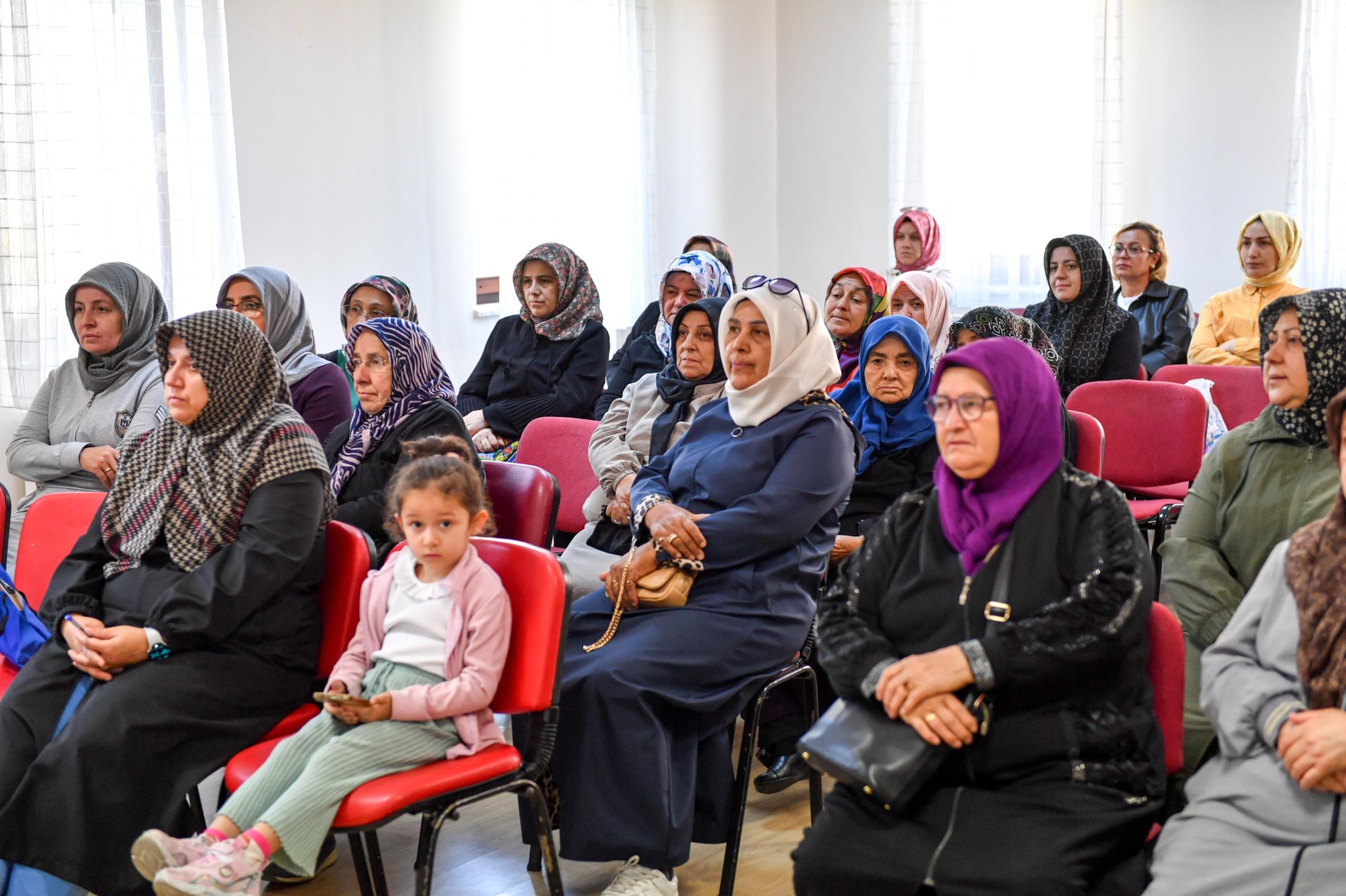 Altindağli Kadinlar Di̇sleksi̇ Hakkinda Bi̇li̇nçlendi̇ (3)