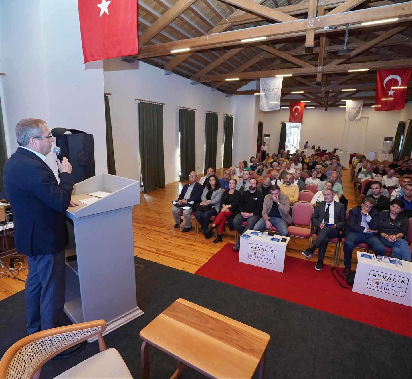 Ayvalik’ta “Kent Buluşmalari” Başladi 8 Mesut Ergi̇n