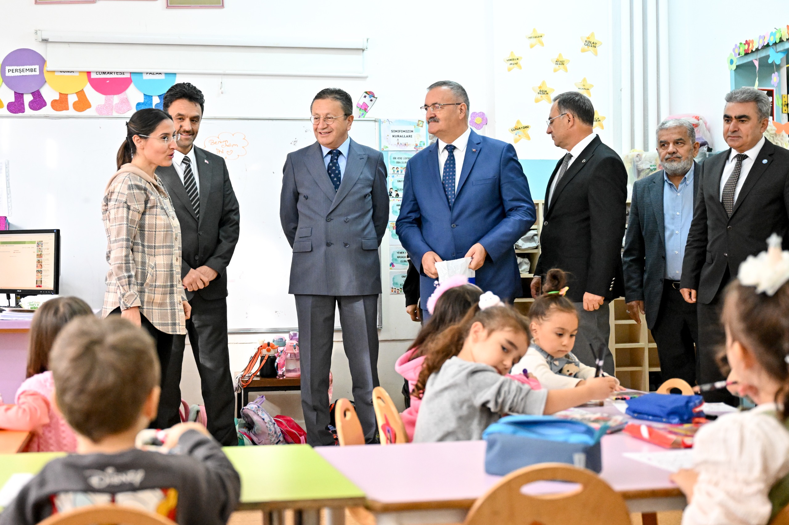 Başkan Ti̇ryaki̇’den Mi̇ni̇k Öğrenci̇lere Sürpri̇z (11)