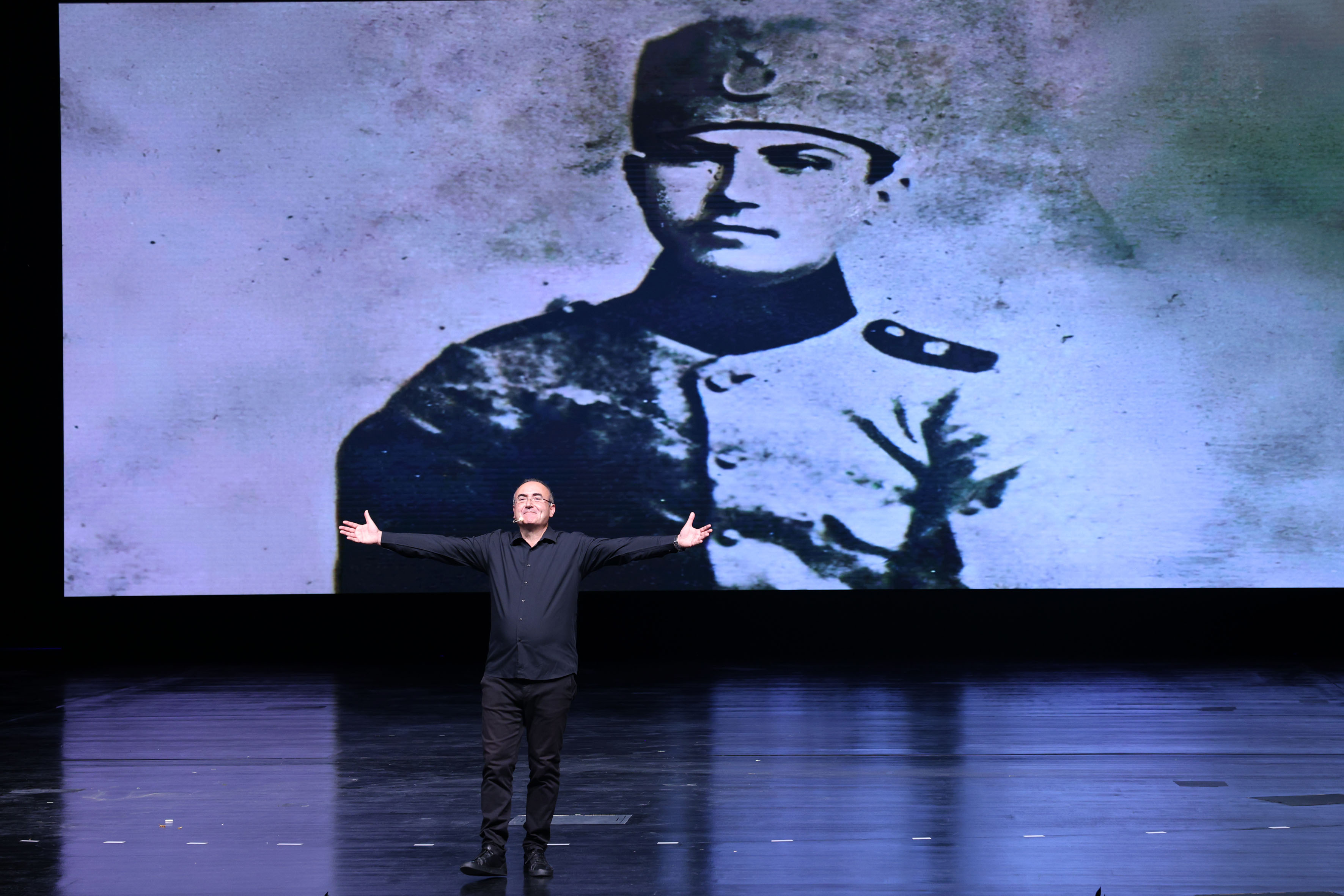 Cumhuriyete Giden Yol Sunay Akın Atatürk Sanat Merkezi (37)