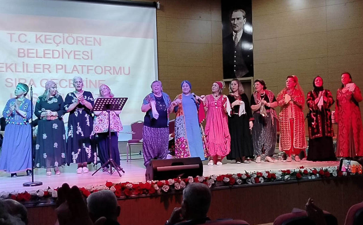 Keçiören’de Emeklilerden Eğlenceli Sıra Gecesi (1)