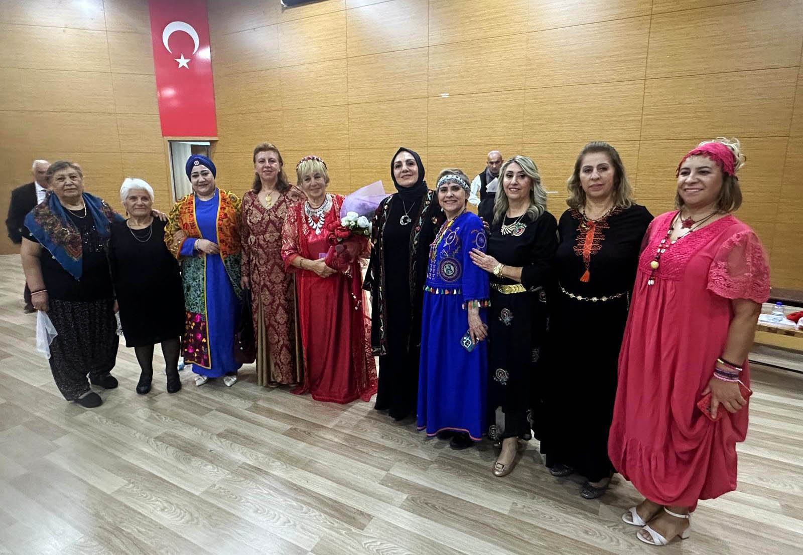 Keçiören’de Emeklilerden Eğlenceli Sıra Gecesi (3)