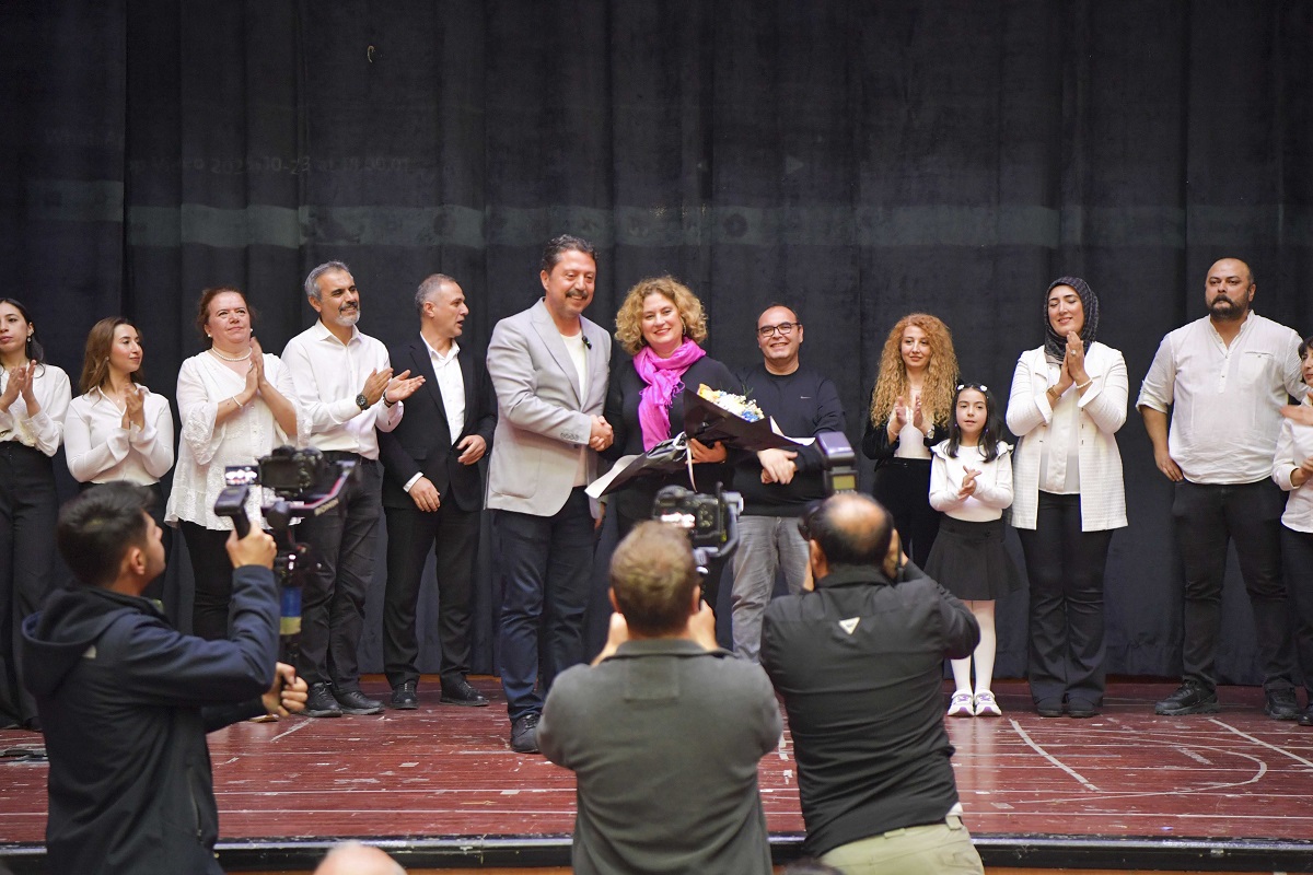 Mahallede Tiyatro Var! (1)-1