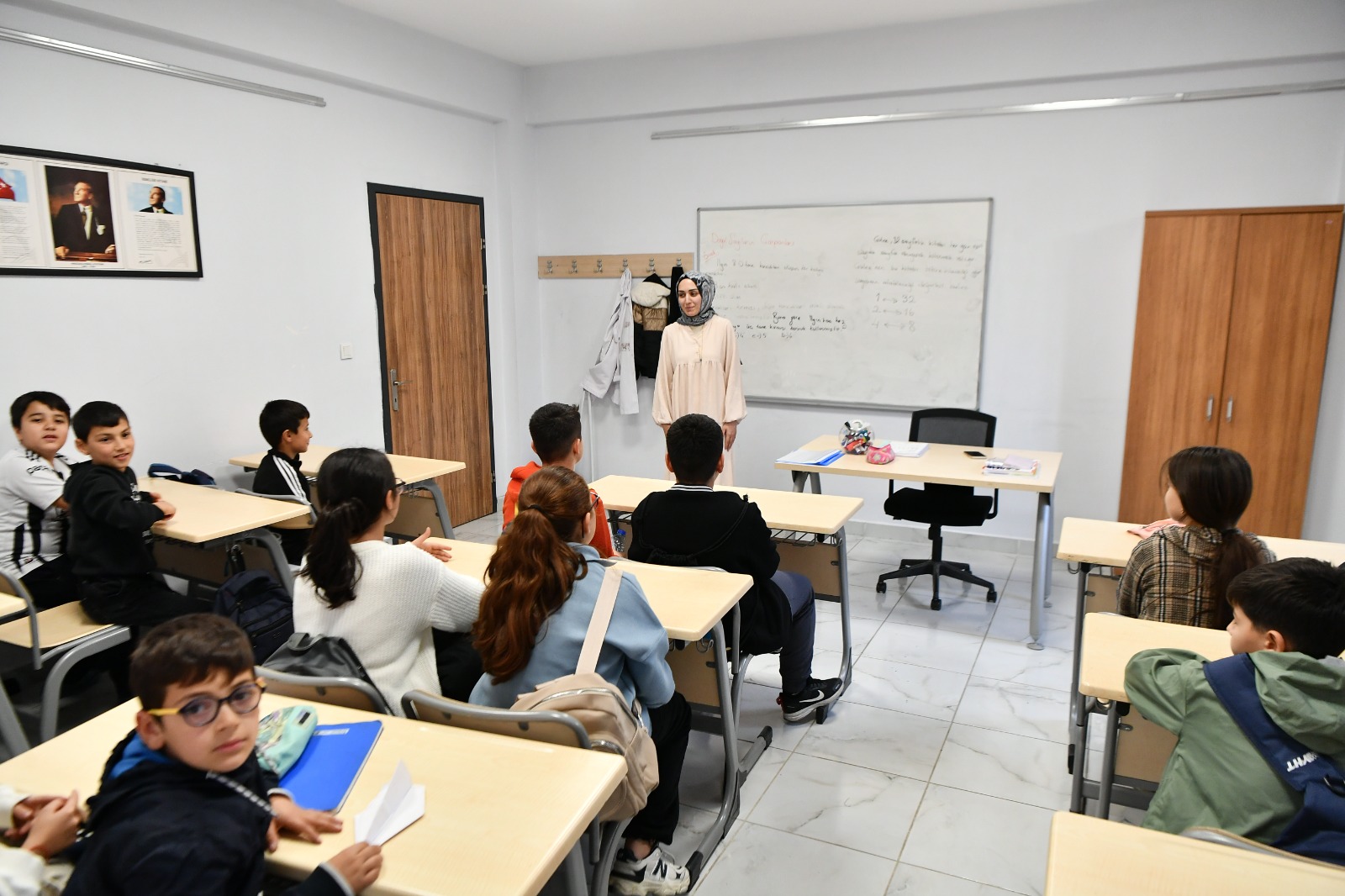 12.11.2025 Mamak Belediyesi'nden Öğrencilere Ücretsiz Eğitim Desteği (4)