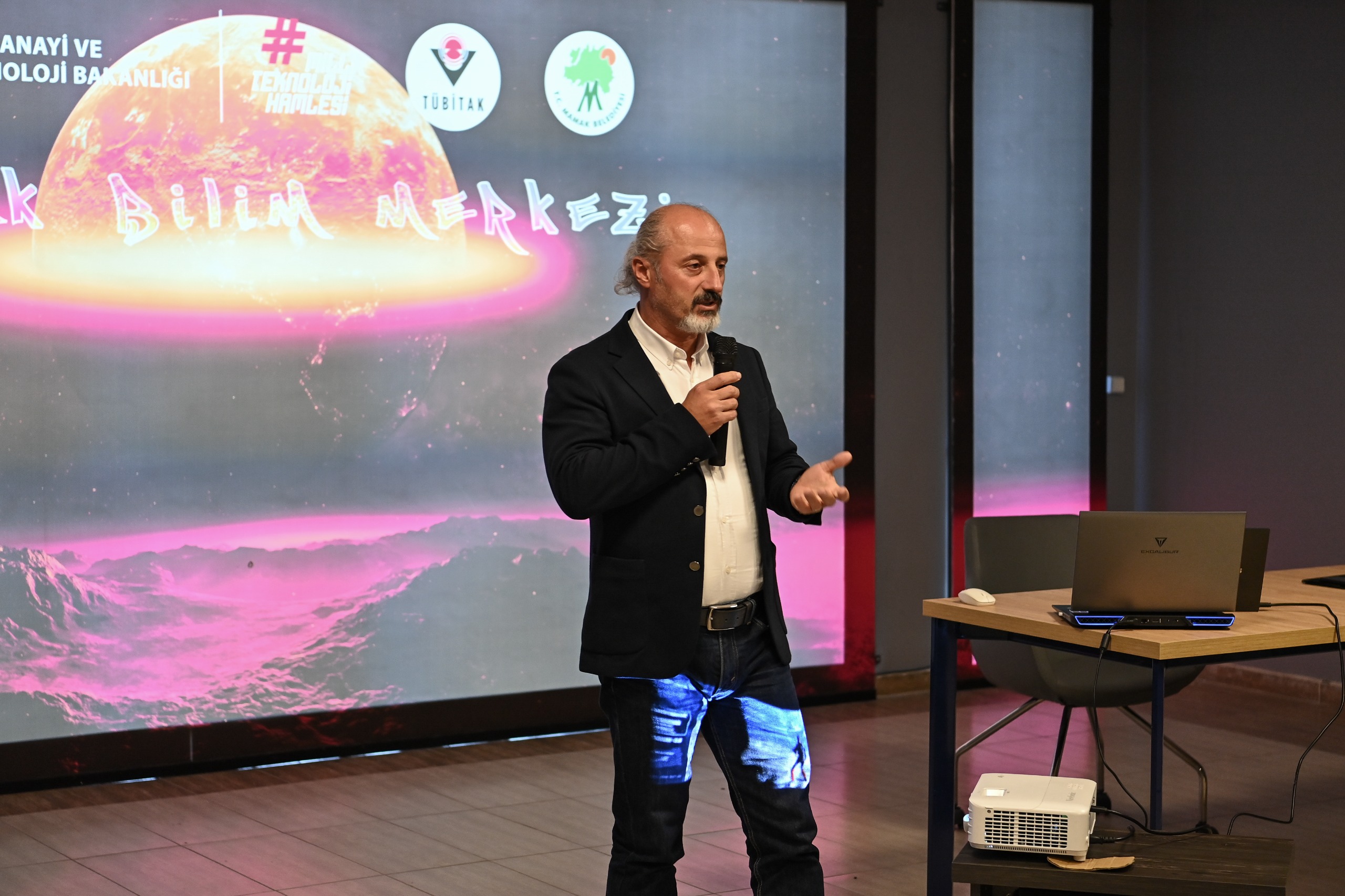 29.11.2025 Mamak Bilim Merkezi’nde “Antarktika’ya Bilim Yolculuğu” Söyleşisi Düzenlendi (1)