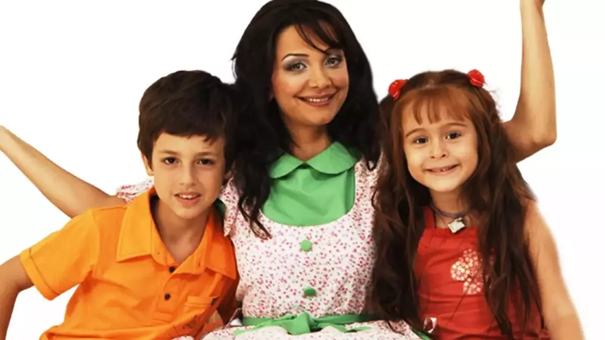 Asena Keskinci Ve Ayşe Keskinci