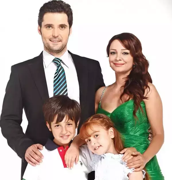 Asena Keskinci Ve Evrim Akın (3)