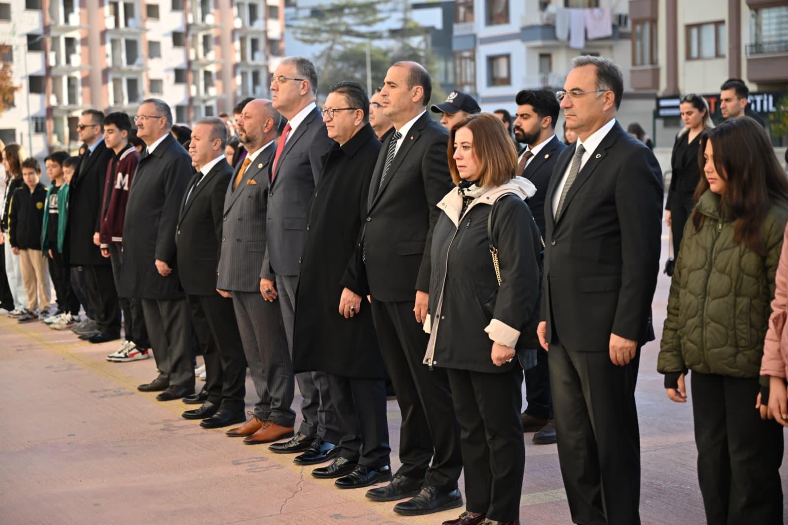 Başkan Ti̇ryaki̇ 10 Kasim Anma Programina Katildi (4)