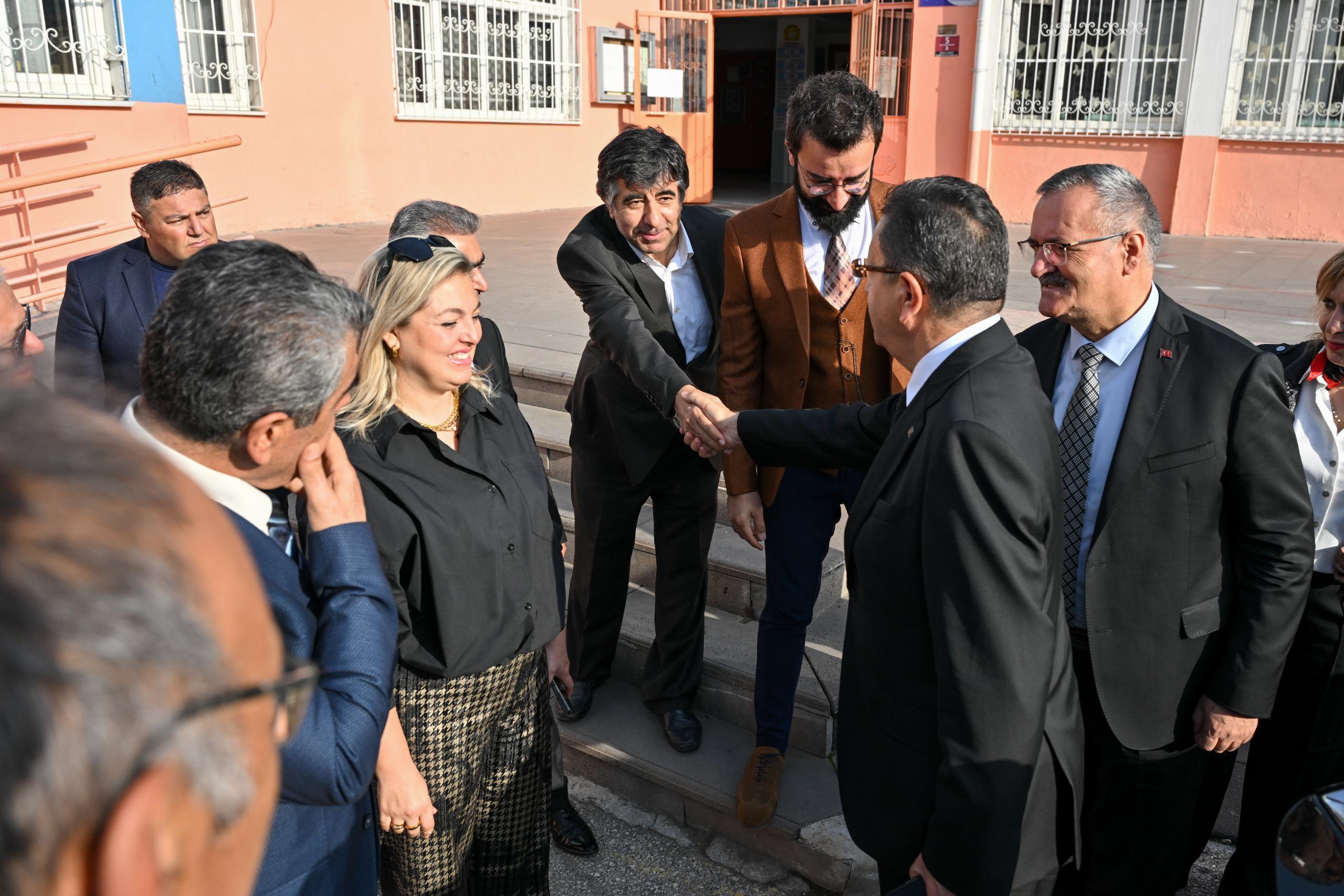 Başkan Ti̇ryaki̇’den Aydinlikevler İlkokulu’na Zi̇yaret (3)