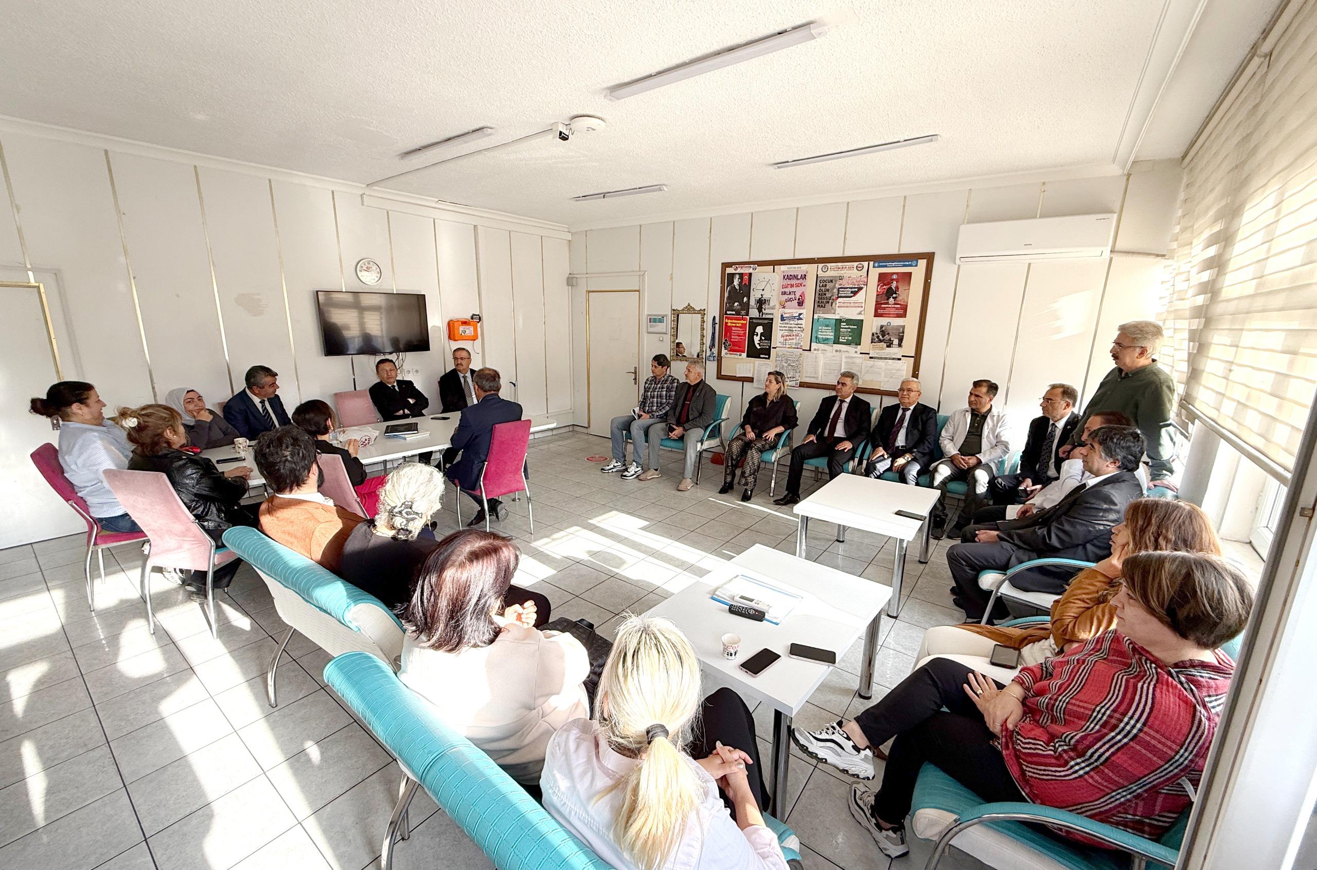 Başkan Ti̇ryaki̇’den Aydinlikevler İlkokulu’na Zi̇yaret (4)