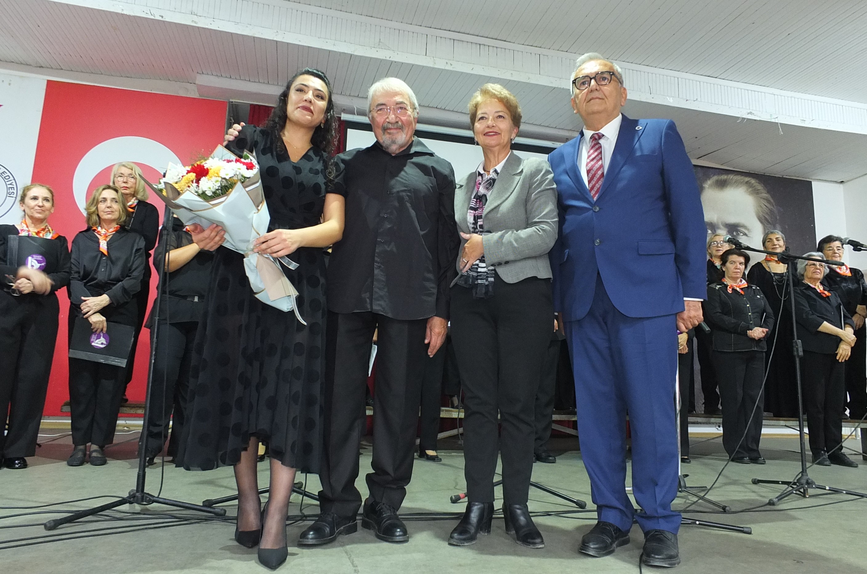 Burhaniye’de Kadın Korosu (1)