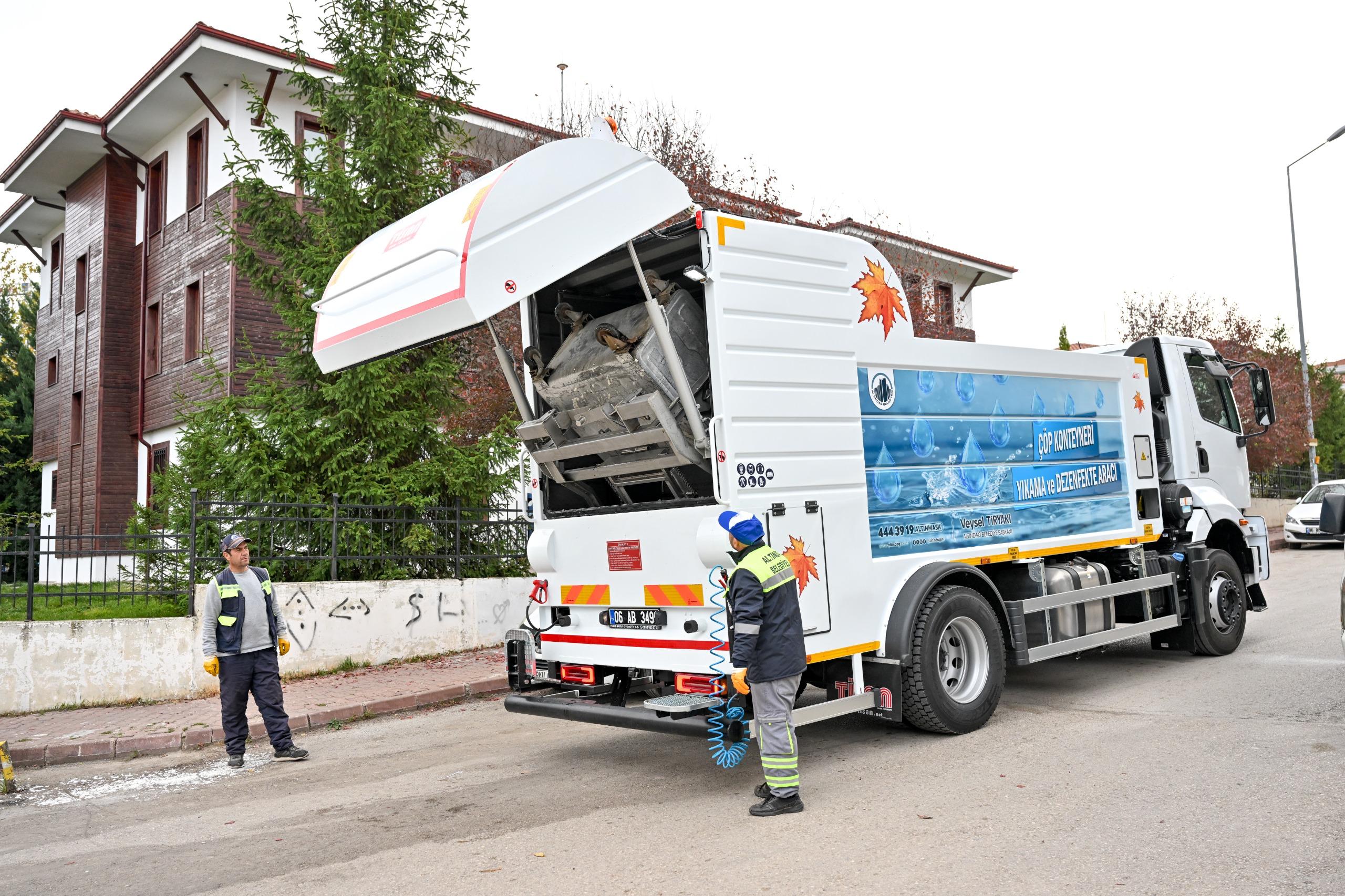 Çöp Konteynerleri̇ Mi̇s Gi̇bi̇ (1)