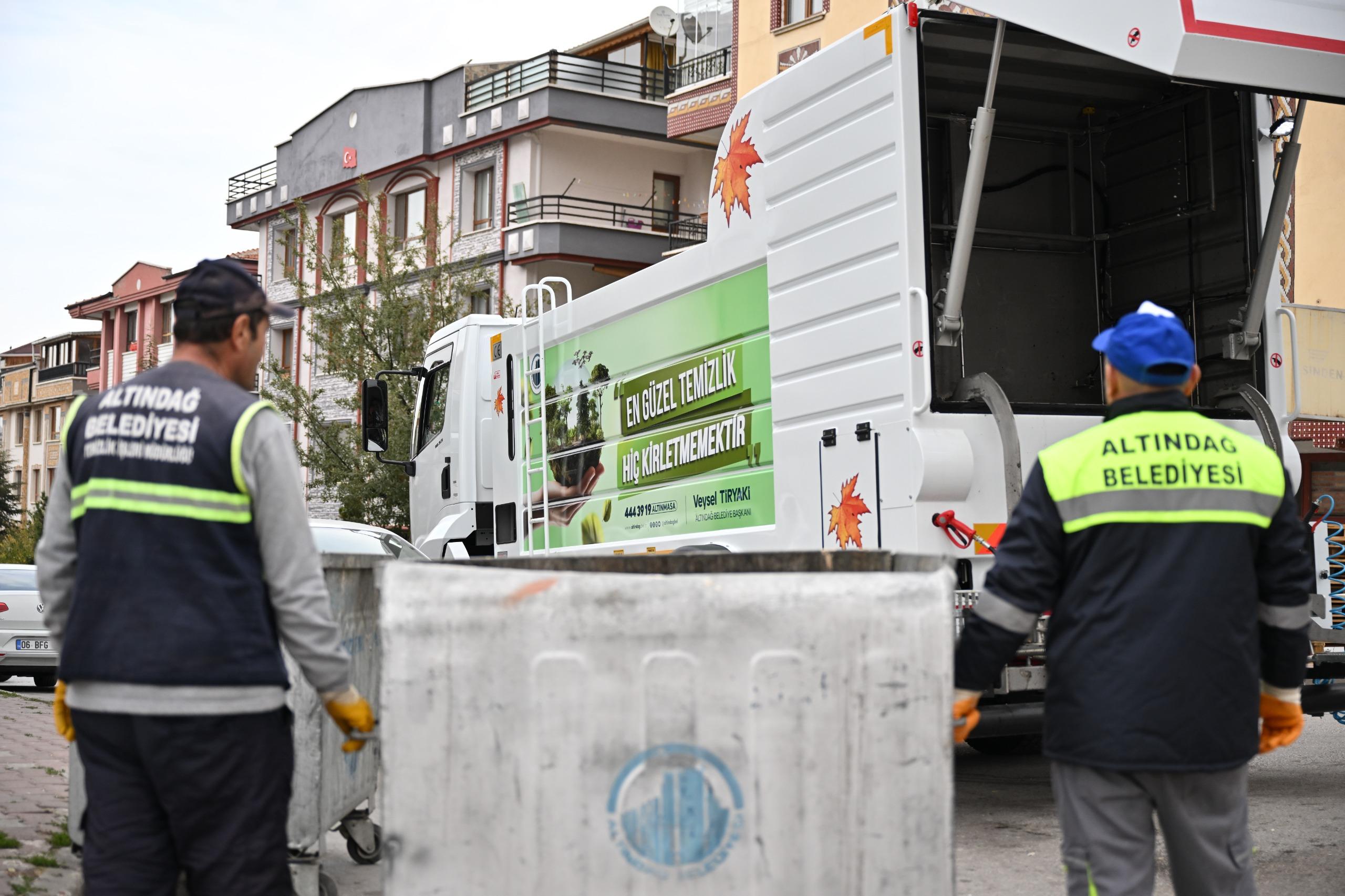 Çöp Konteynerleri̇ Mi̇s Gi̇bi̇ (3)