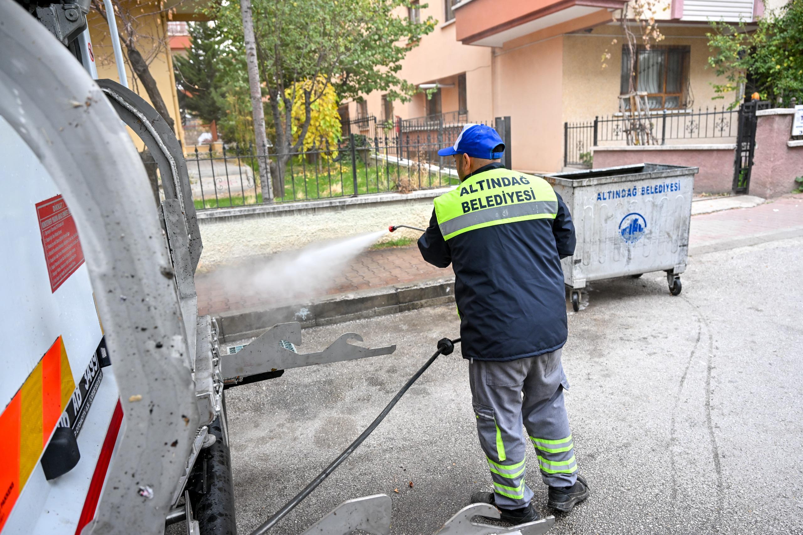 Çöp Konteynerleri̇ Mi̇s Gi̇bi̇ (4)