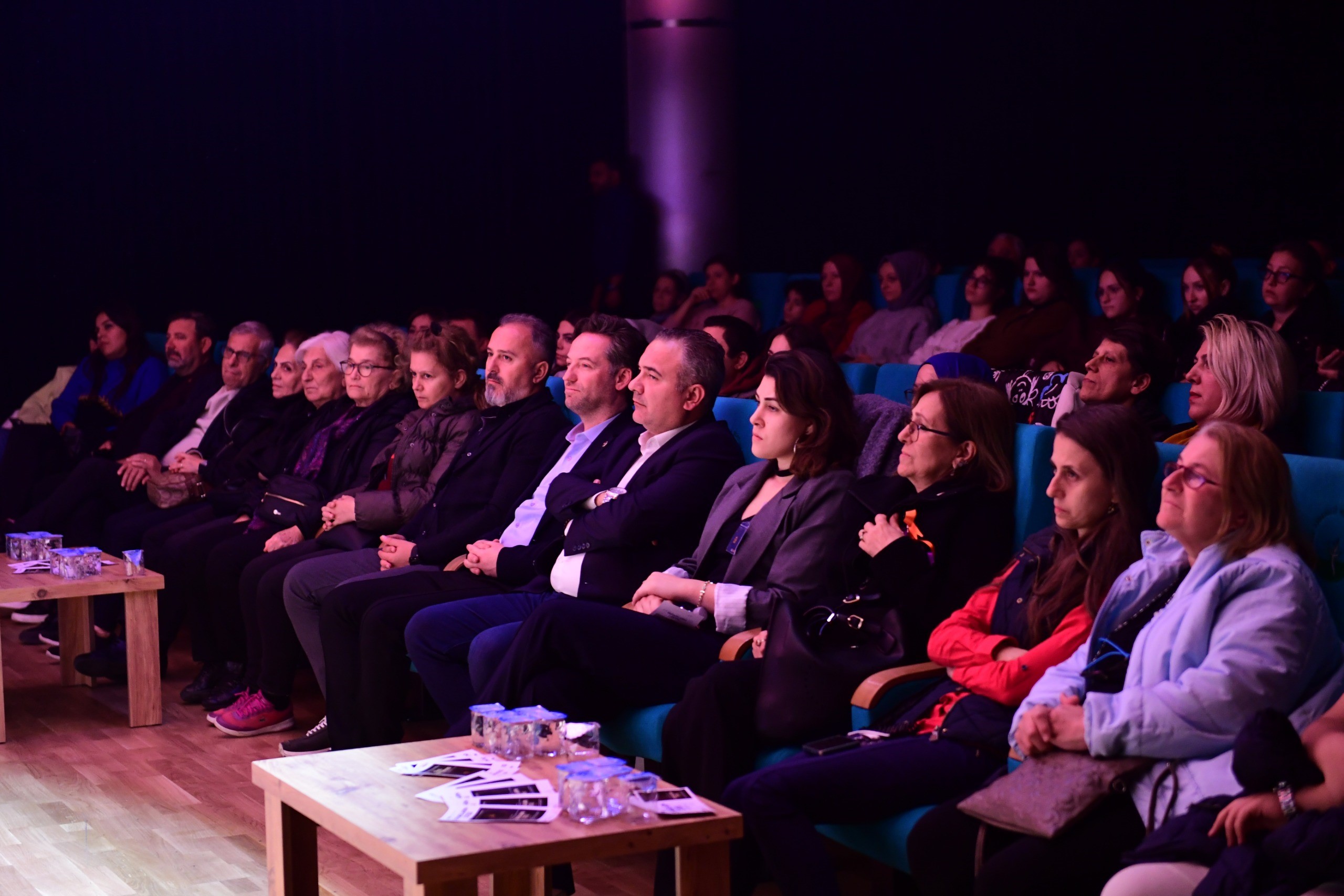 Duvarların Ötesi (3)