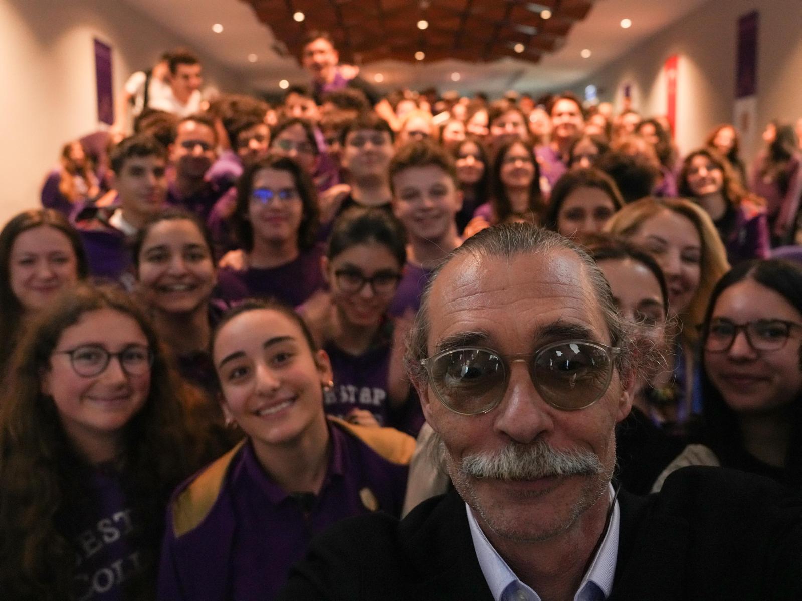 Erdal Beşikcioğlu (4)-1