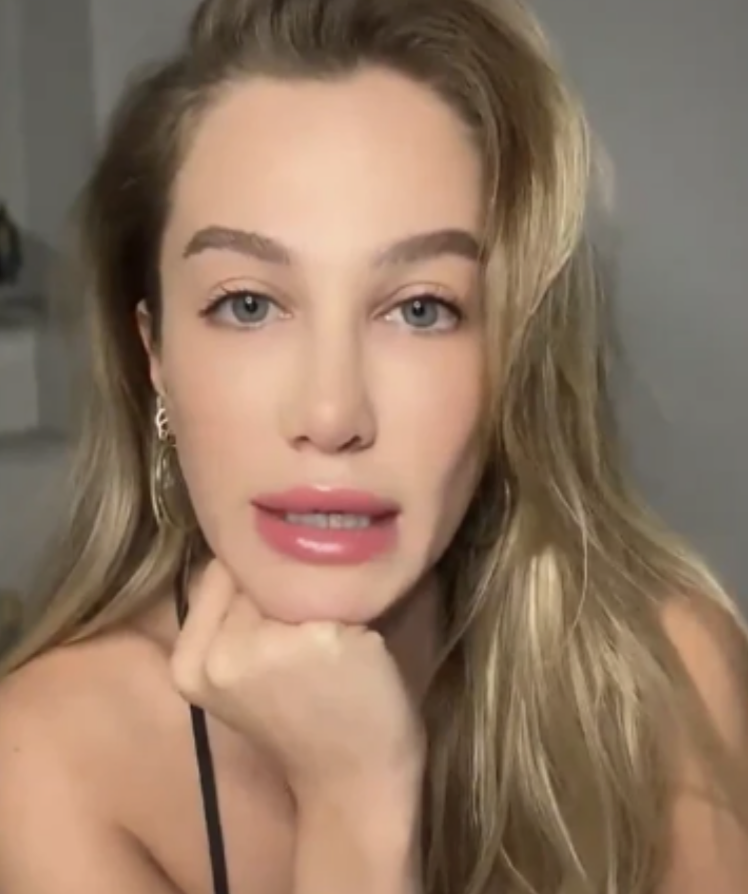 Fakirlerle Aynı Kokmak Istemeyen Kadın Yasemin Arı Kimdir