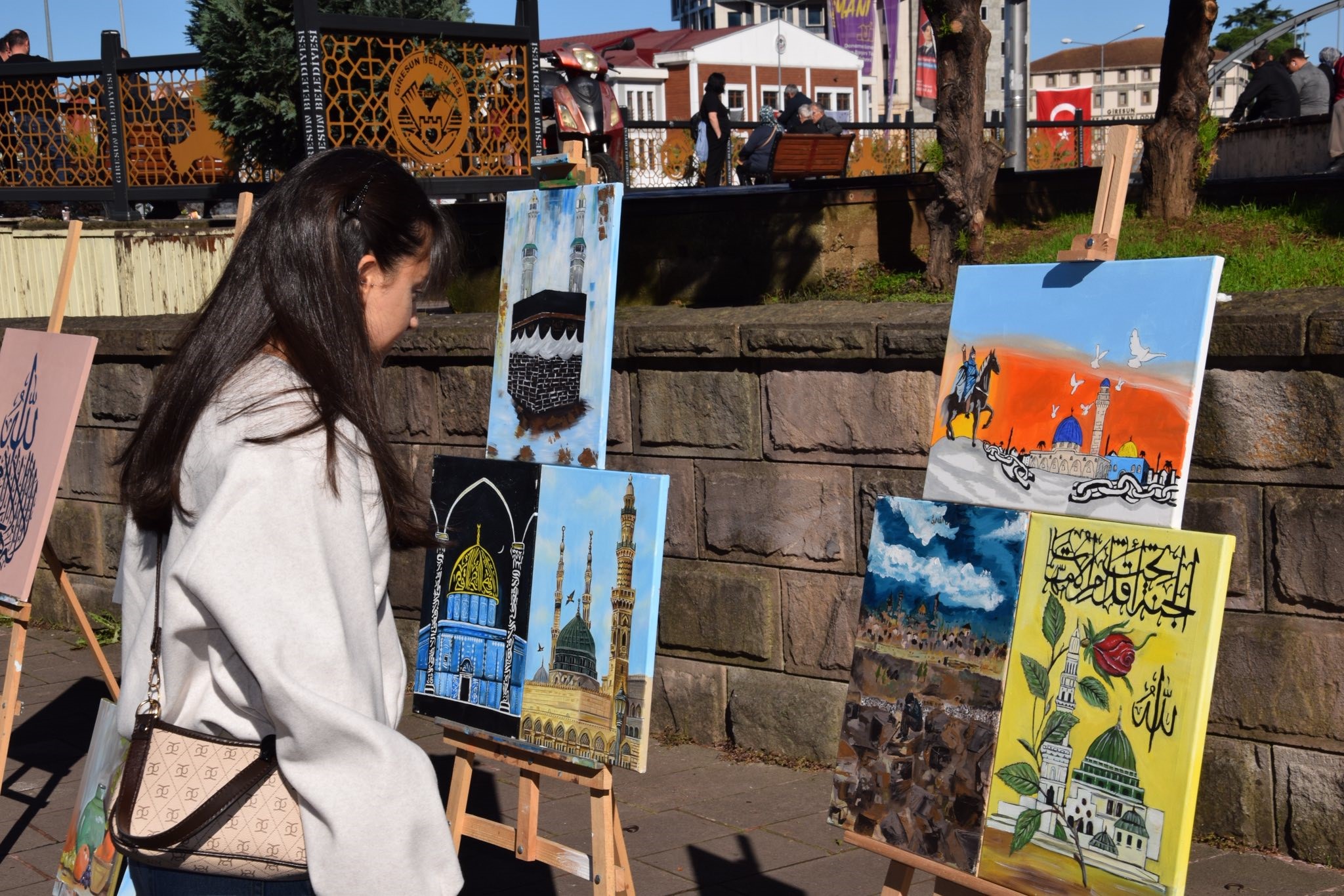 Genç Eller Camide Renkler (1)