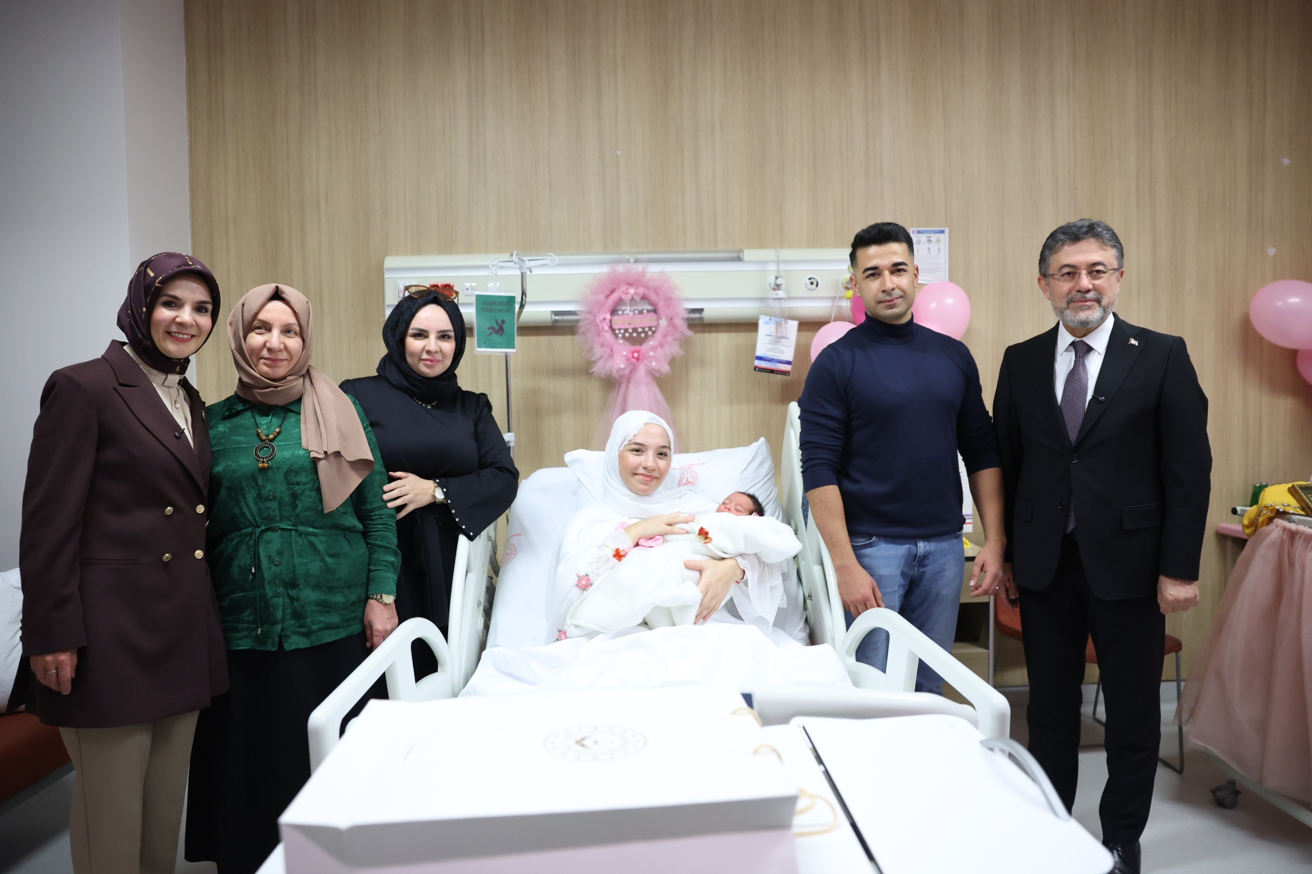 Her Aileye Bir Fidan (1)